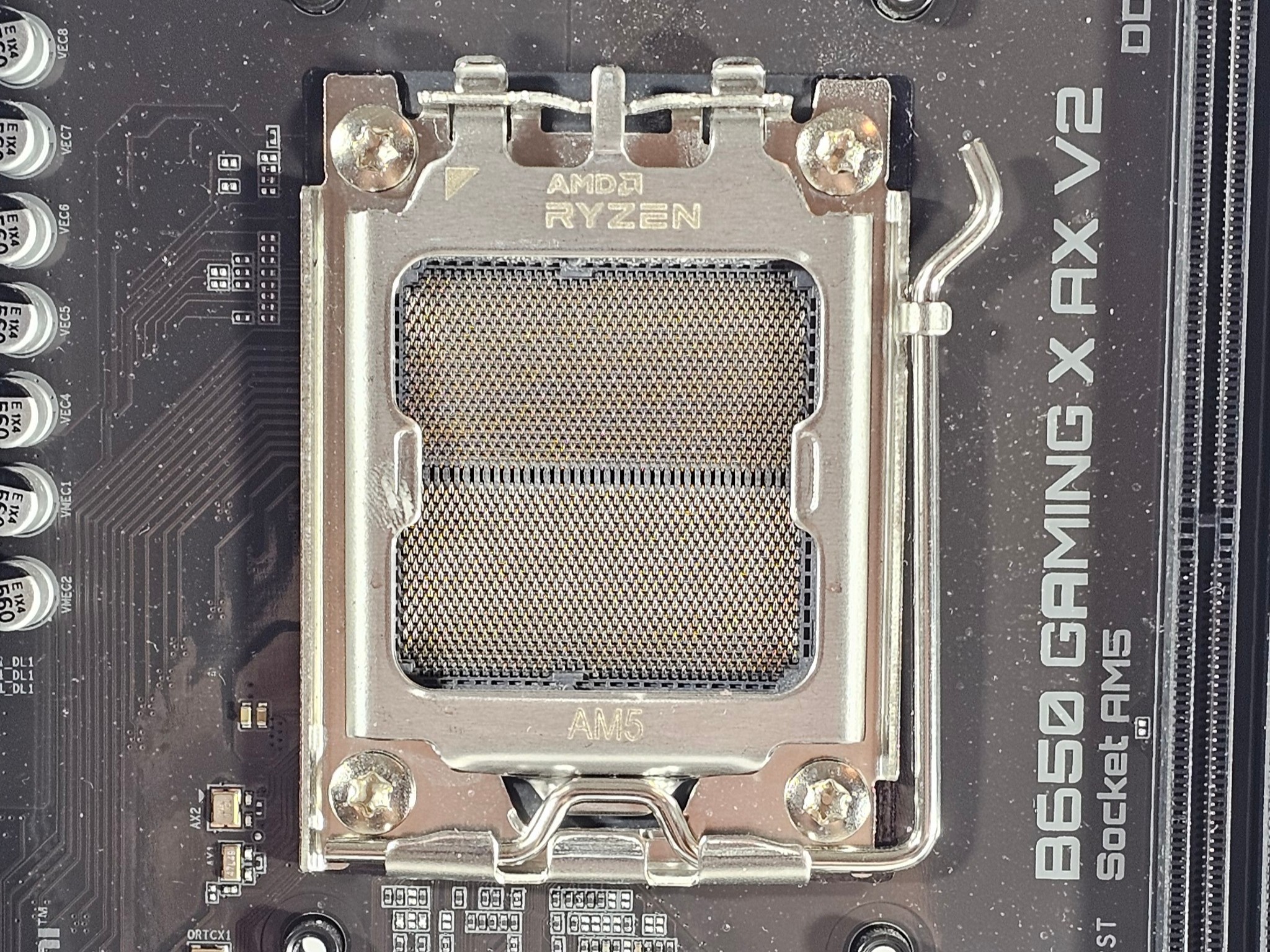Gigabyte X670 AM5 ATX Gaming Motherboard DDR5