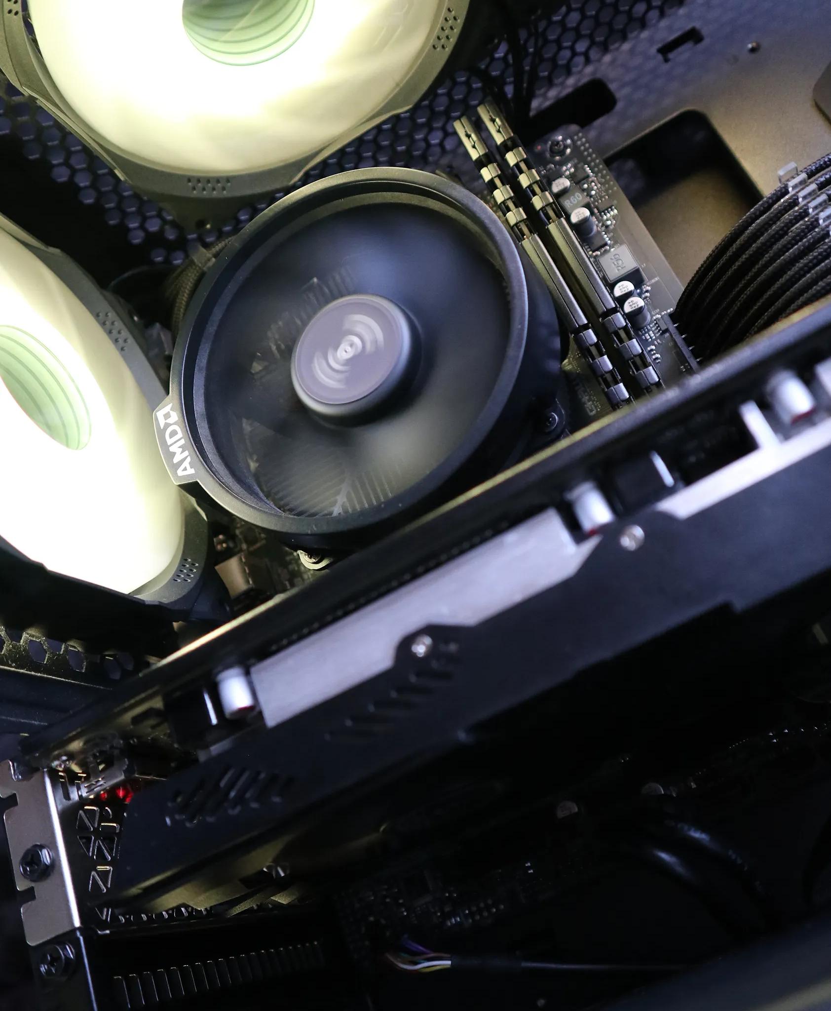 Bolt | Ryzen 3 1200/RX 560XT 8GB Gaming PC