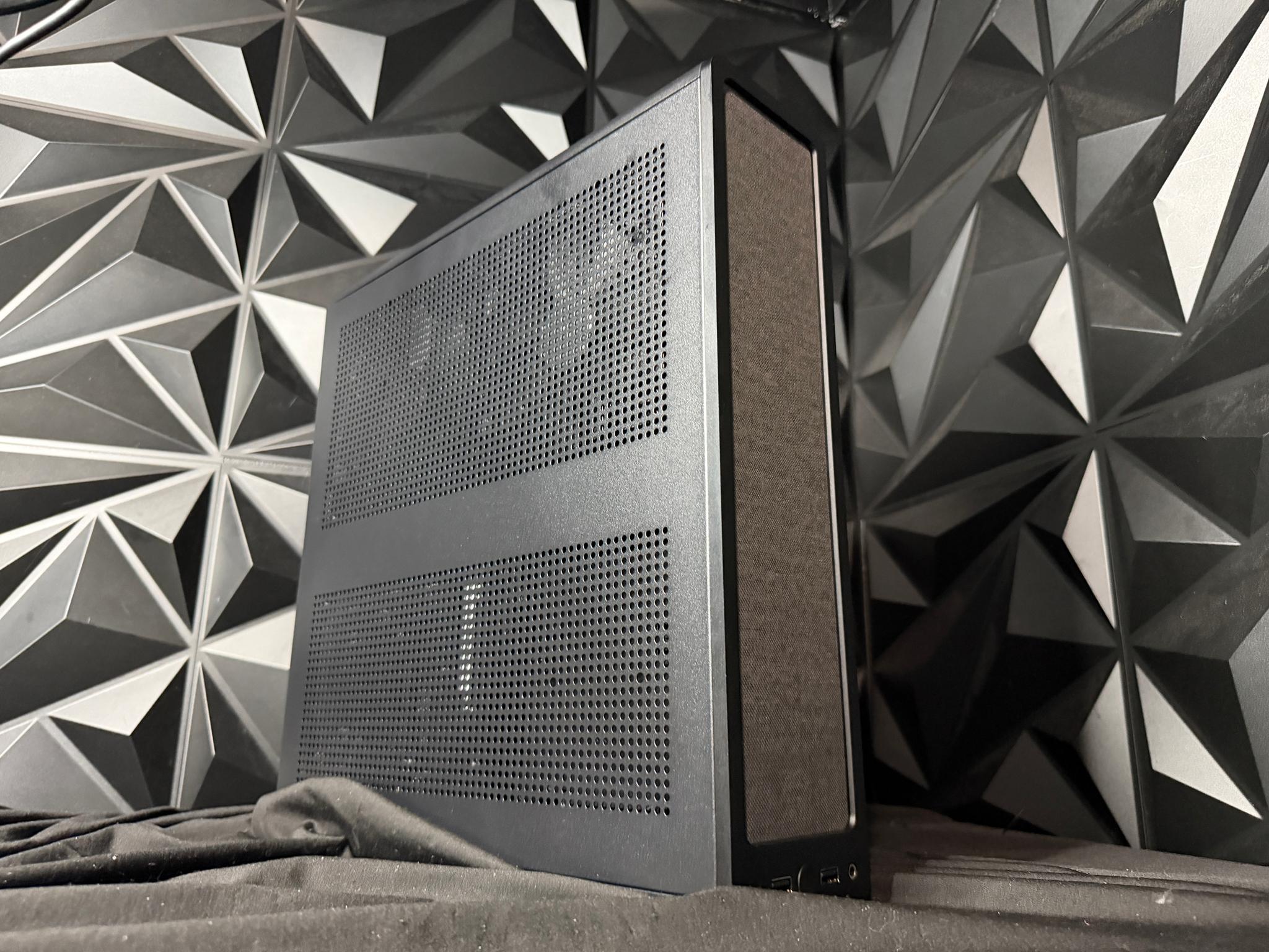 🖤⚡ SLIM THICK ⚡🖤 Ryzen 5 9600X| RTX 5060Ti| 16 GB DDR5| 1.25 TB NVMe| 750W Gold PSU