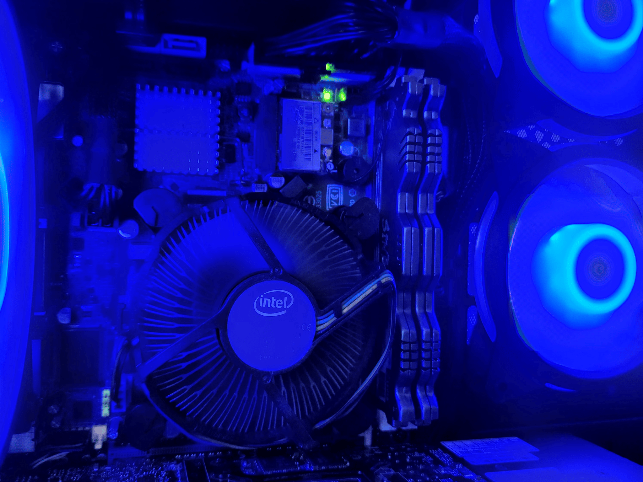 Intel Core i7 2600 // EVGA GeForce GTX 660 Ti // 16GB 1600MHz