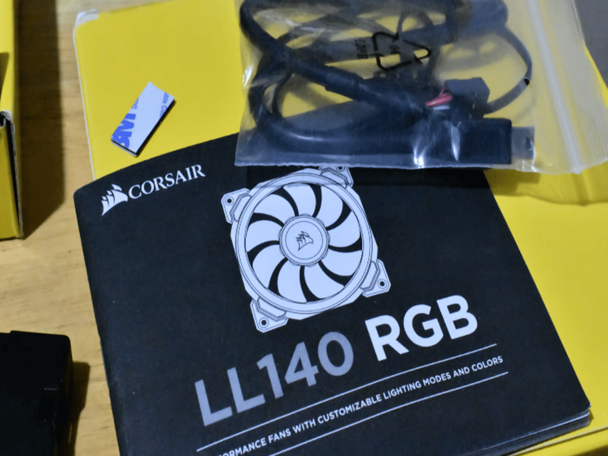 CORSAIR - LL Series 140mm Case Cooling Fan Kit with RGB lighting Pack with 3 fans