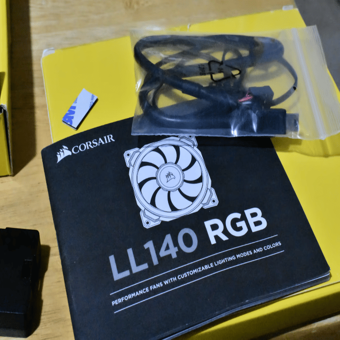 CORSAIR - LL Series 140mm Case Cooling Fan Kit with RGB lighting Pack with 3 fans
