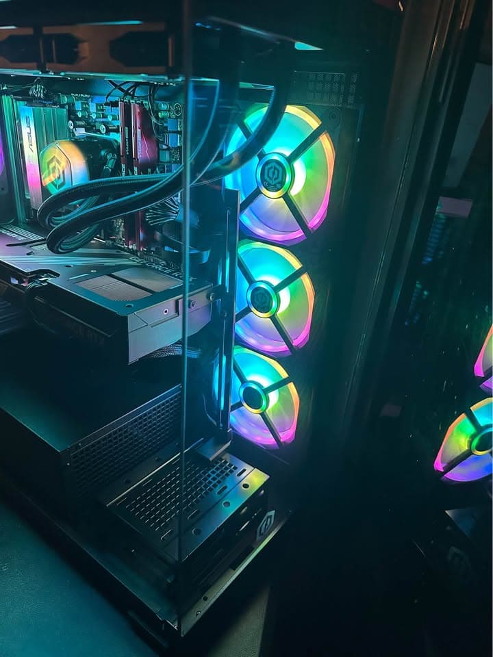 High End Desktop Gaming PC (9800X3D + 32GB DDR5 + 5070Ti)