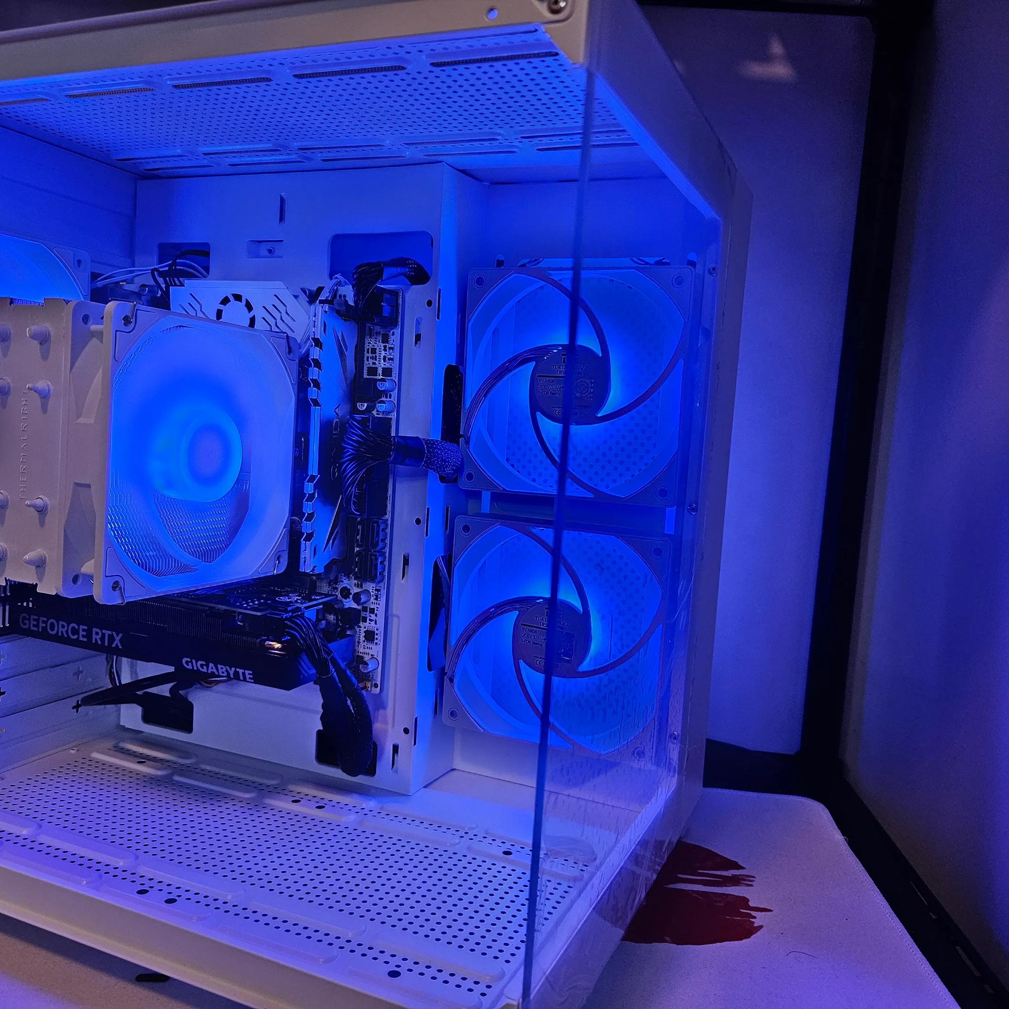 Dent sale Arctic Rig Intel 14 Core / 32GB DDR4 / 2TB SSD / RTX 4060