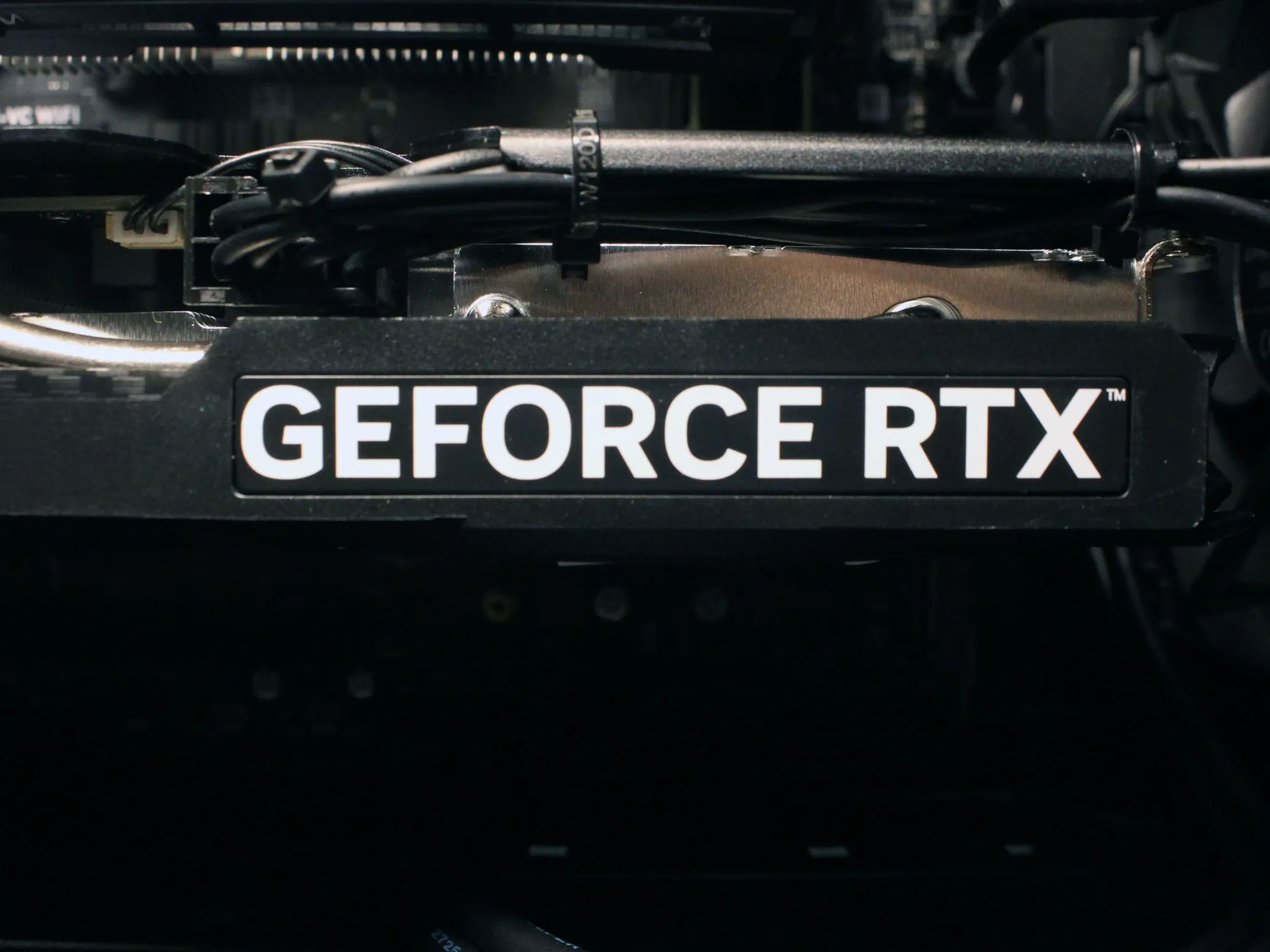 Mini Gaming PC / AMD Ryzen 7 5800X / RTX 4060 / 16GB / 1TB / Windows 11 Pro