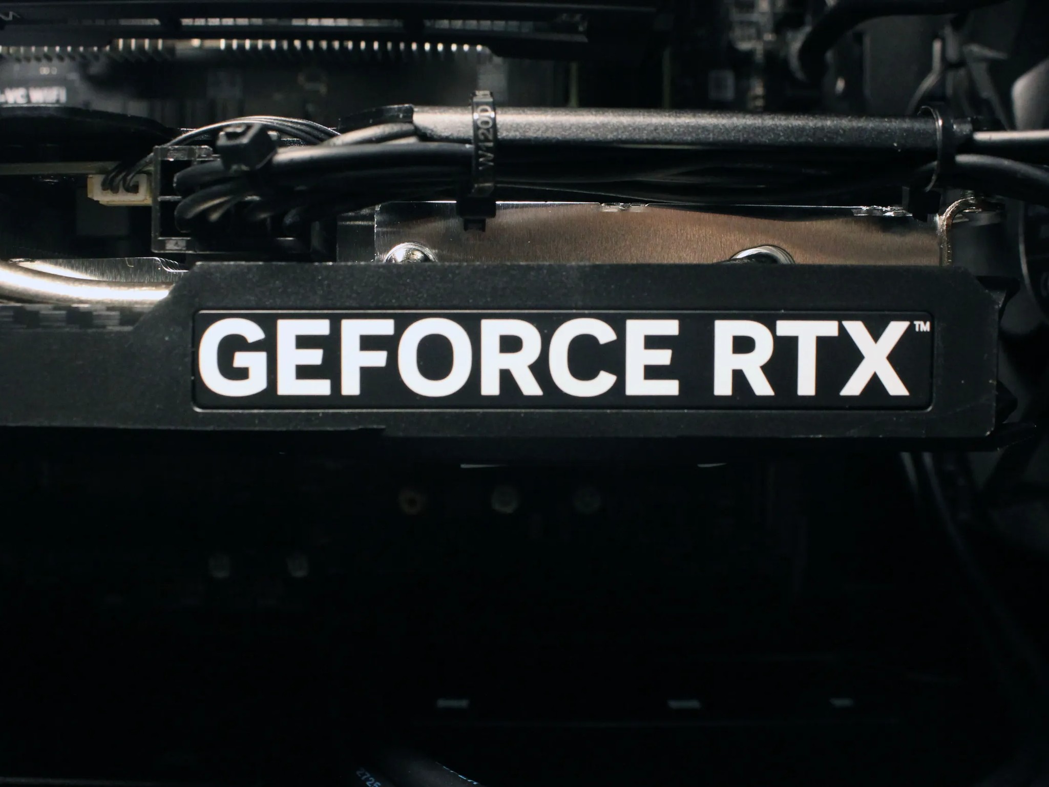Mini Gaming PC / AMD Ryzen 7 5800X / RTX 4060 / 16GB / 1TB / Windows 11 Pro