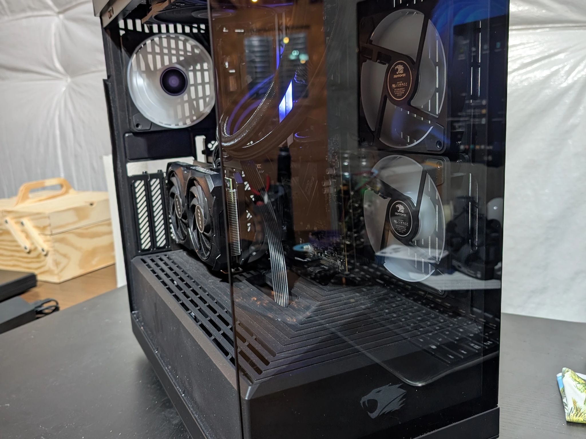 iBUYPOWER RGB PC- i7 13700K | RTX 4060ti 16GB | 32GB DDR5 | 2TB SSD | AIO + 6 Fans | HYTE Y40 Case