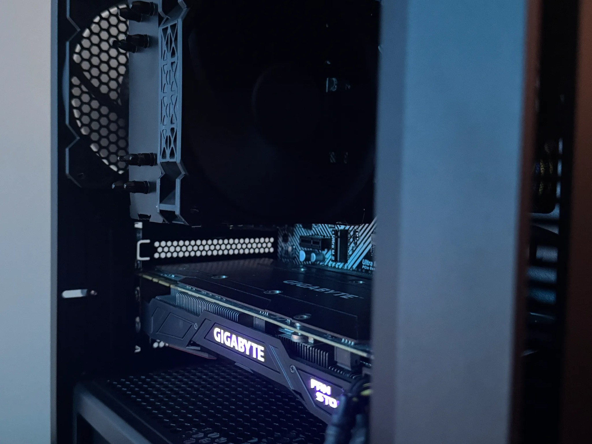 BEST BUDGET GAMING PC STEALTHY BLACK RYZEN 5 GTX 1070 (with WiFi)