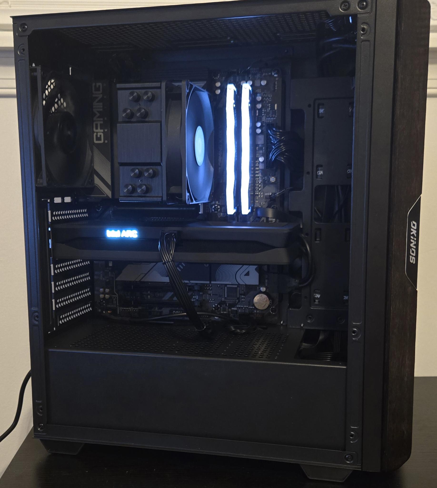🌒 ShadowOak 🌒 – Stealth Gaming PC | Ryzen 5 7600 | Arc B580 12GB | 32GB DDR5 | WiFi | AM5