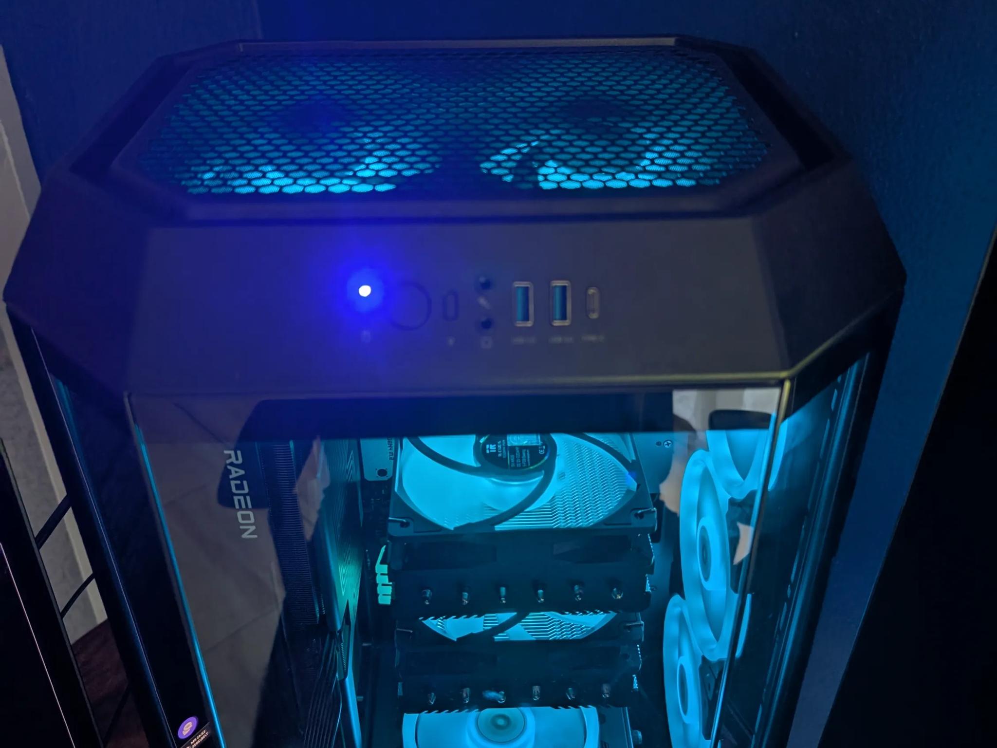 🍁Tower 300🍁 9060 XT 16GB + 5700X3D