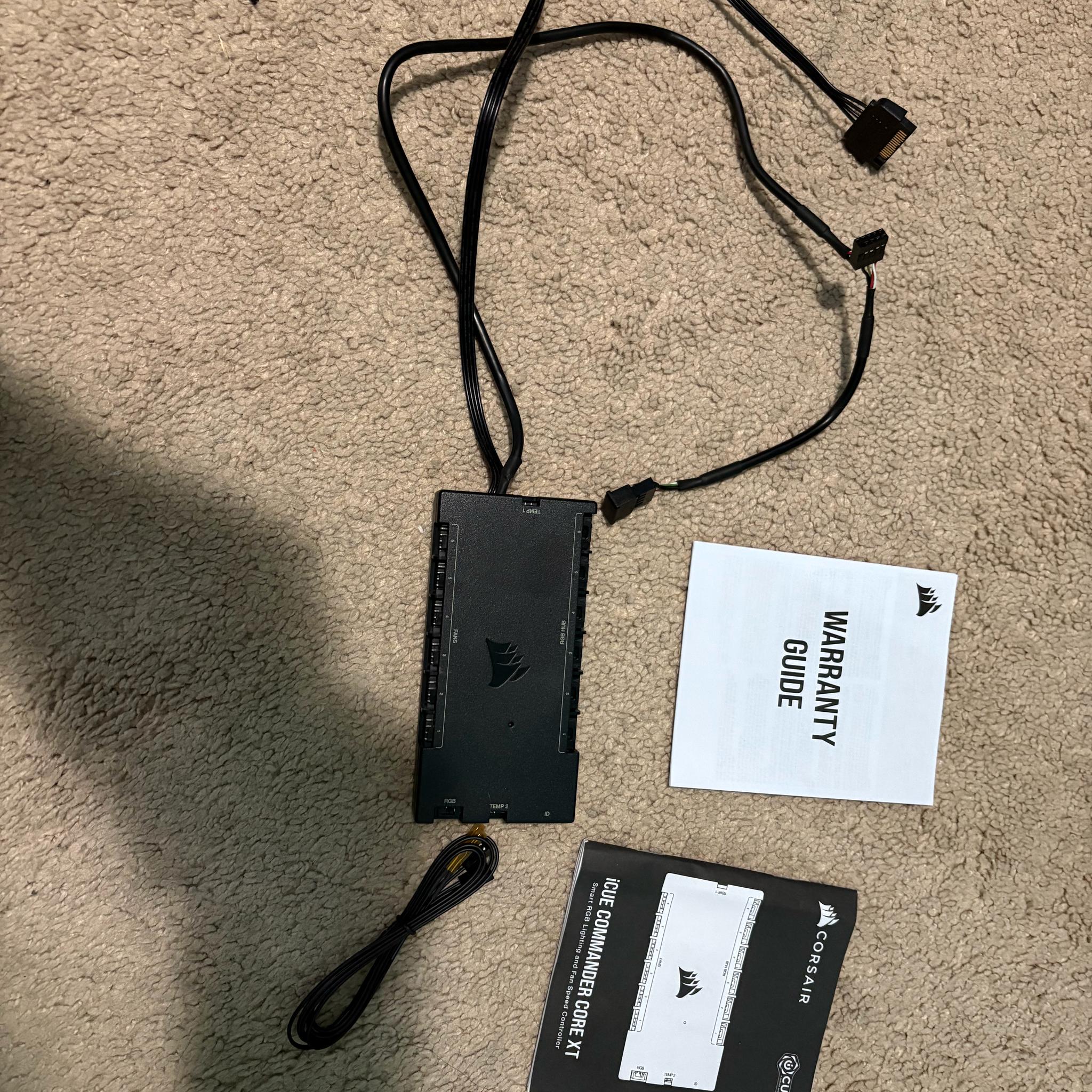 iCUE COMMANDER CORE XT
