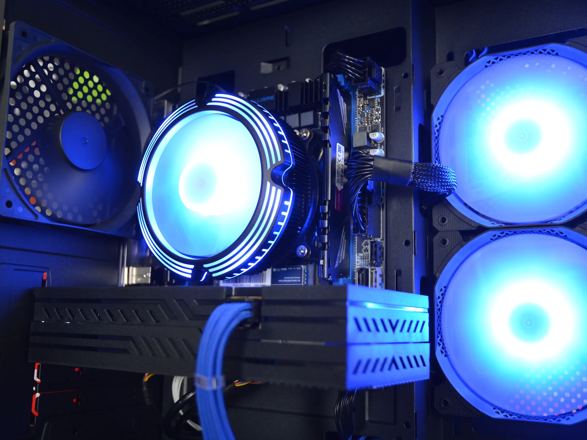 🔵⚫️| RX 580 8GB | INTEL XEON E5 2670 V3 | 16GB DDR4 RAM | 1TB NVME SSD | Midnight Ocean |