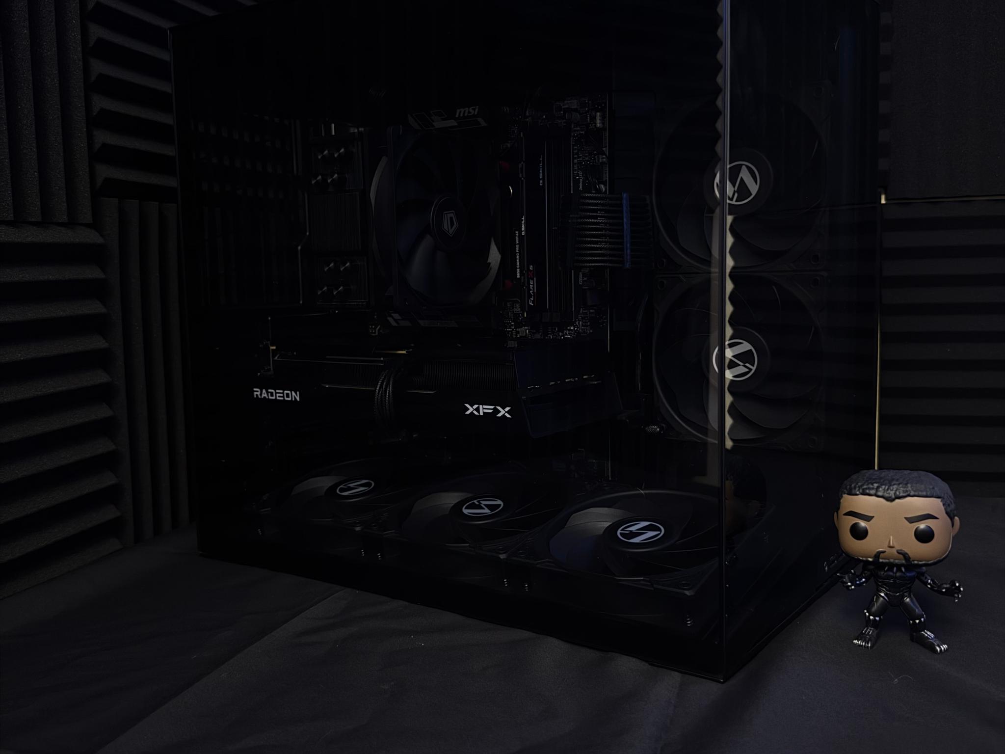 |The Black Panther Gaming PC|RX 9060 XT 16 GB|16 GB DDR5 6000|Ryzen 5 7600X3D|512 GB NVMe|ALL BLACK|