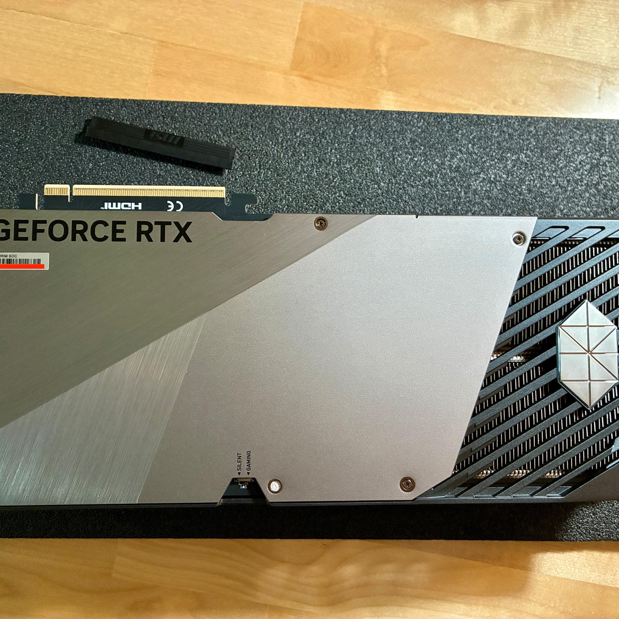 MSI GeForce RTX™ 5080 SUPRIM SOC 16G - G5080-16SPS