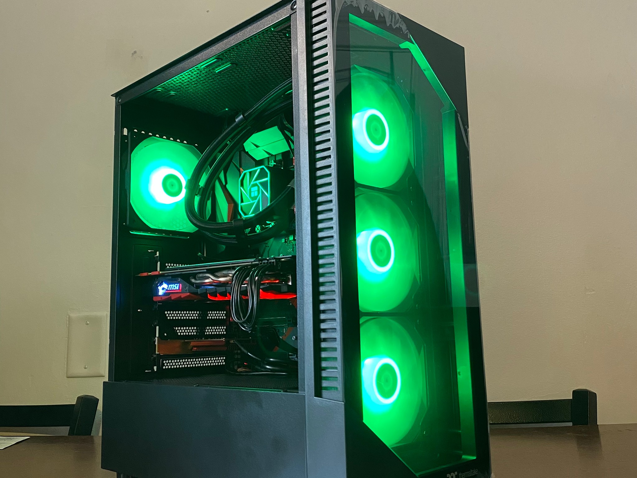 i5 8600k | GTX 1070 | 360mm watercooler