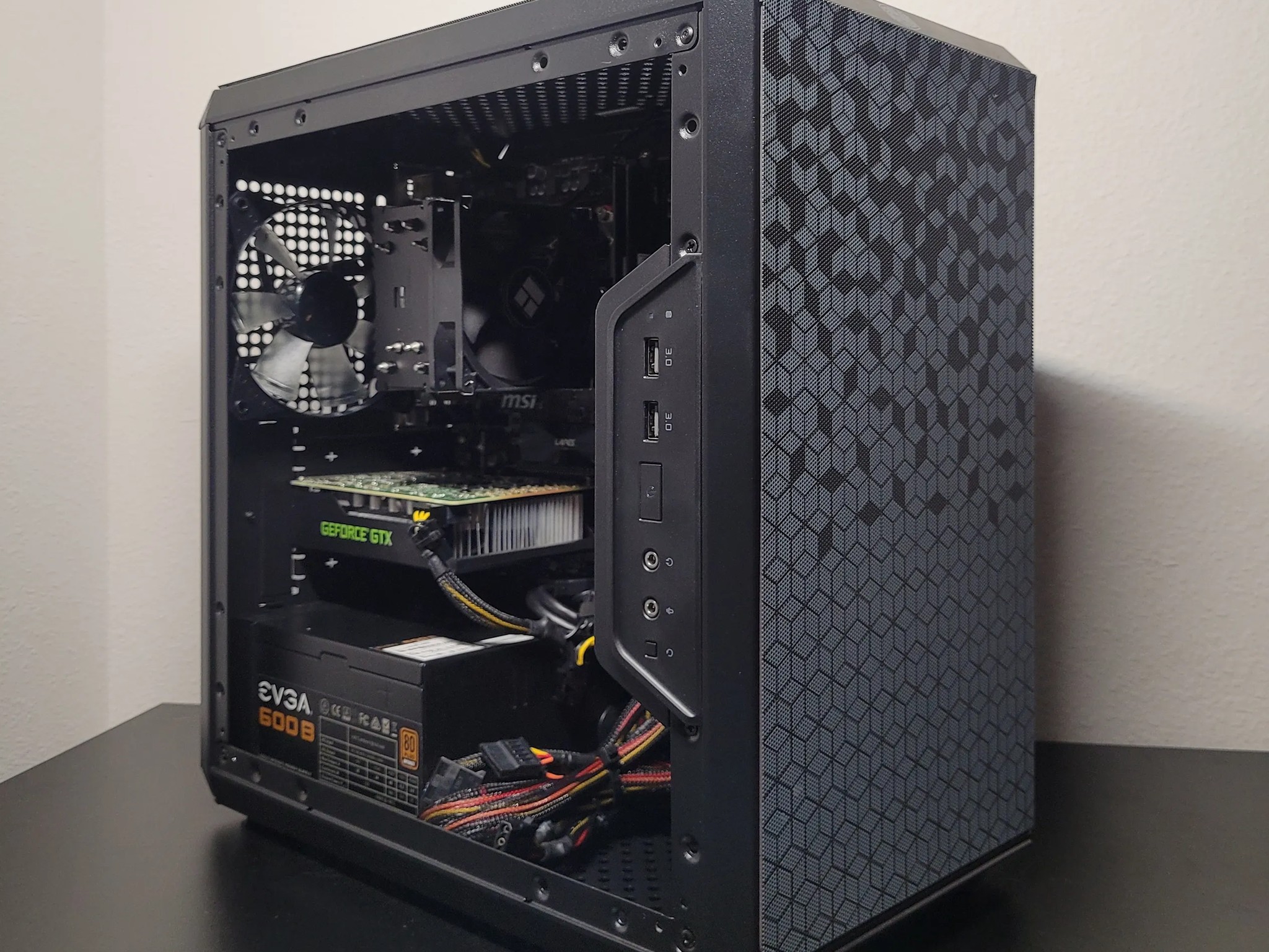 Smokey Starter // 1TB NVME // GTX 1660S // Ryzen 5 2600 // 16GB