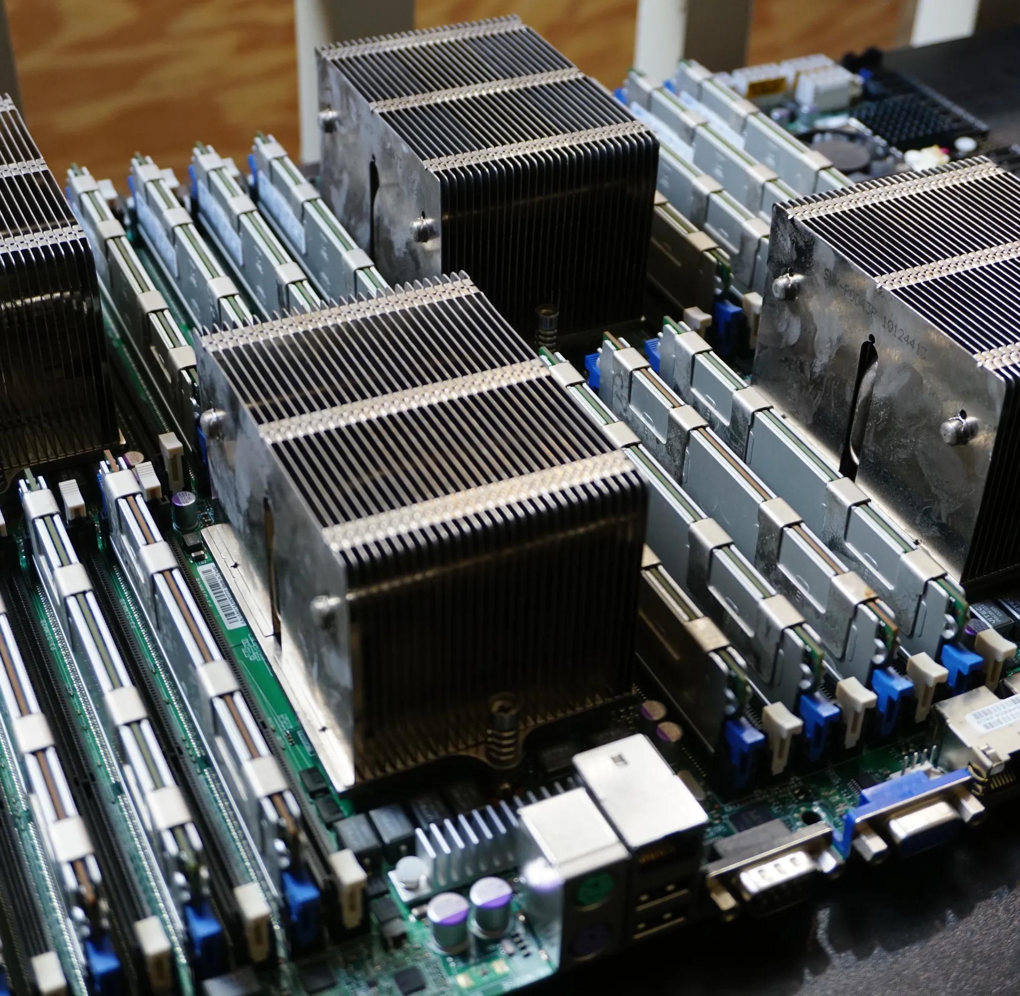 Supermicro H8QG6-F | x4 Opteron | 64GB RAM