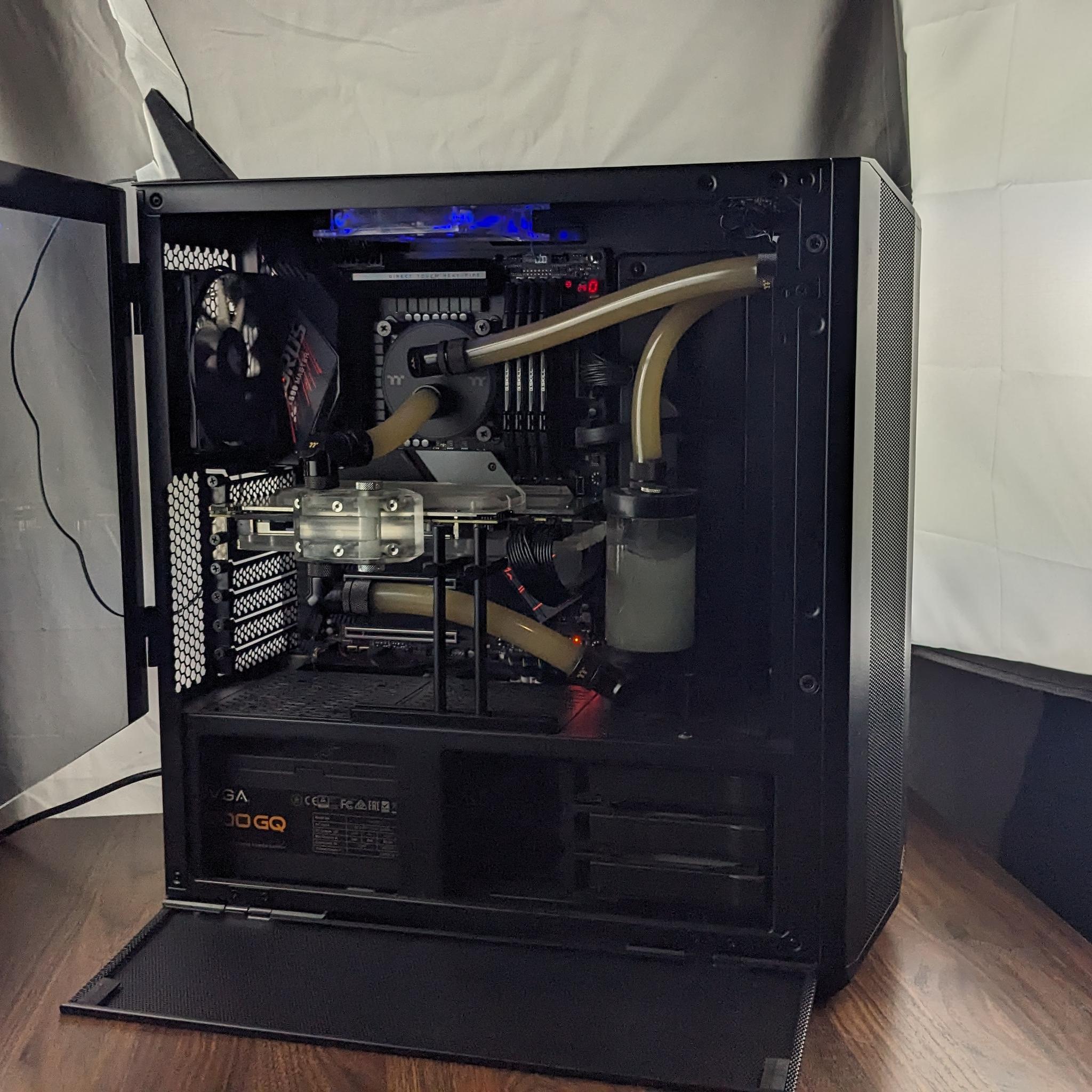RTX 3090, Custom Watercooled, 11700K, 32GB DDR4 3200, 2TB 3x4 NVMe