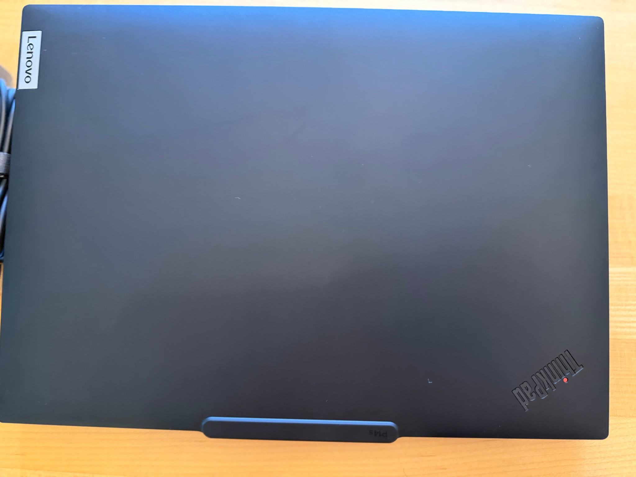 Ryzen 7 8840hs, 780M, 32gb DDR5, 1tb SSD Lenovo Thinkpad P14S