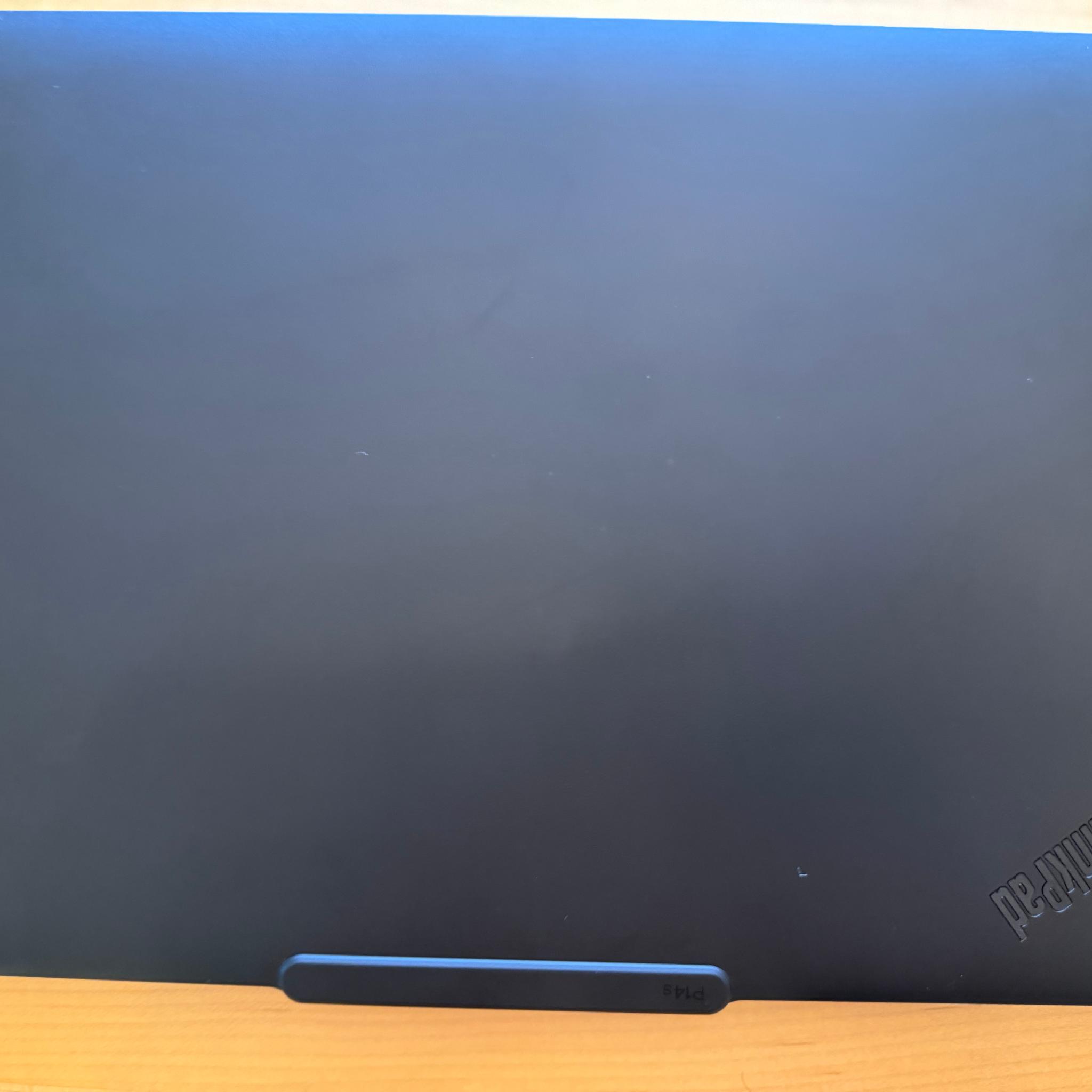 Ryzen 7 8840hs, 780M, 32gb DDR5, 1tb SSD Lenovo Thinkpad P14S