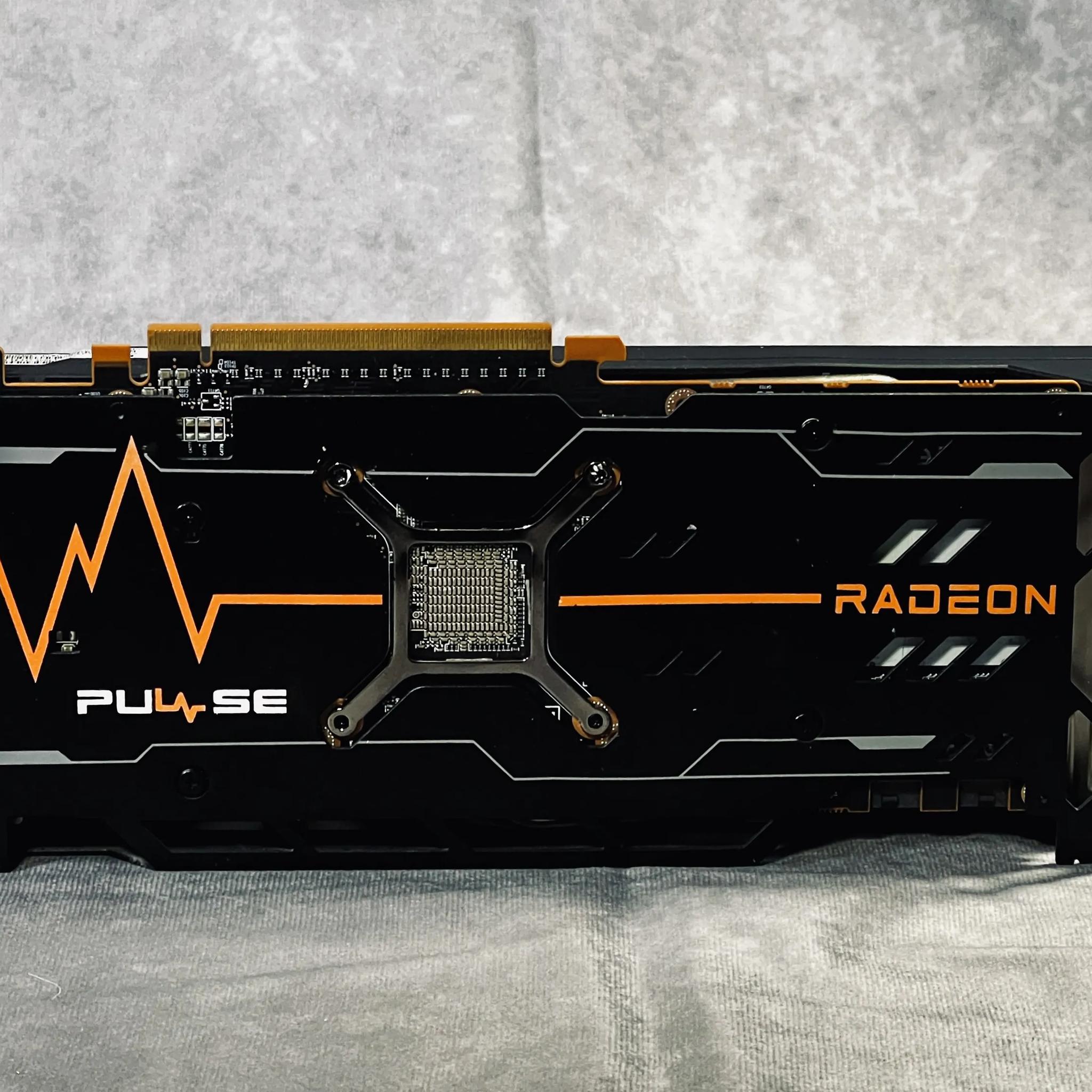 Sapphire Pulse AMD Radeon™ RX 6700 XT w/ custom painted backplate/shroud