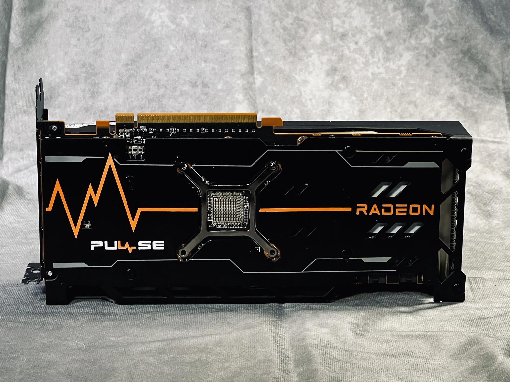 Sapphire Pulse AMD Radeon™ RX 6700 XT w/ custom painted backplate/shroud