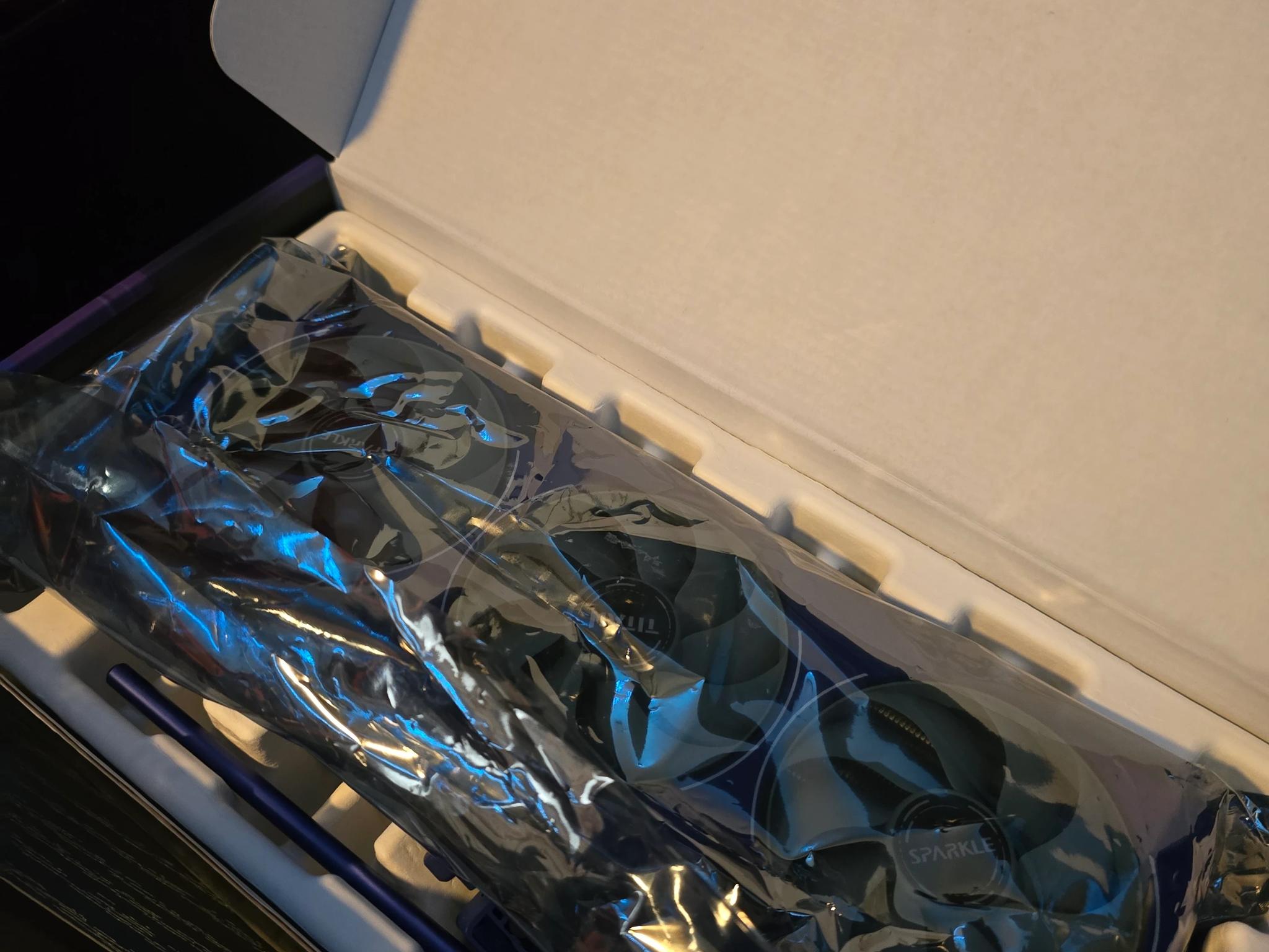 Intel Arc B580 Sparkle Titan OC Edition