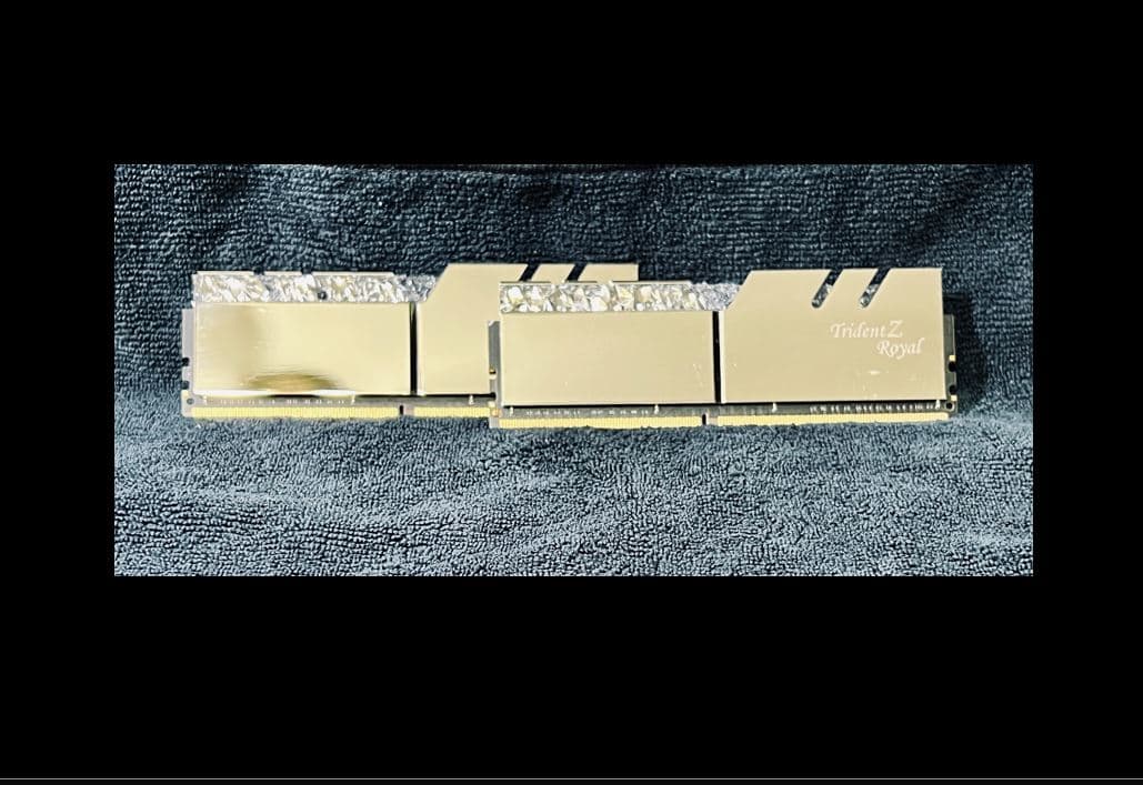 Trident Z Royal 32GB (2x16GB) DDR4-3200 CL16