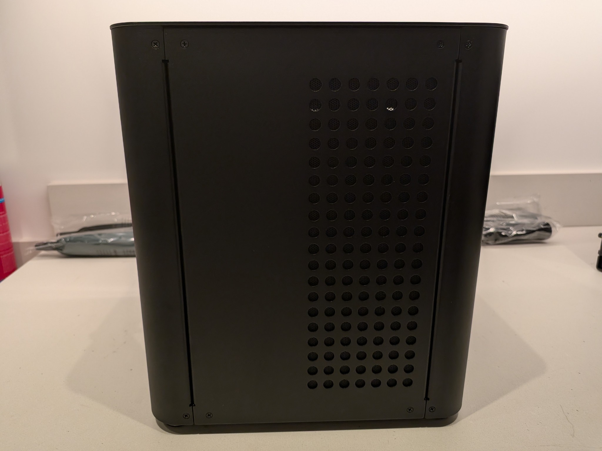 Bomb Devil - RTX 5070, Ryzen 7 9700X, 32 GB DDR5 RAM, 2 TB Gen 5 NVME, RGB, Liquid Cooled