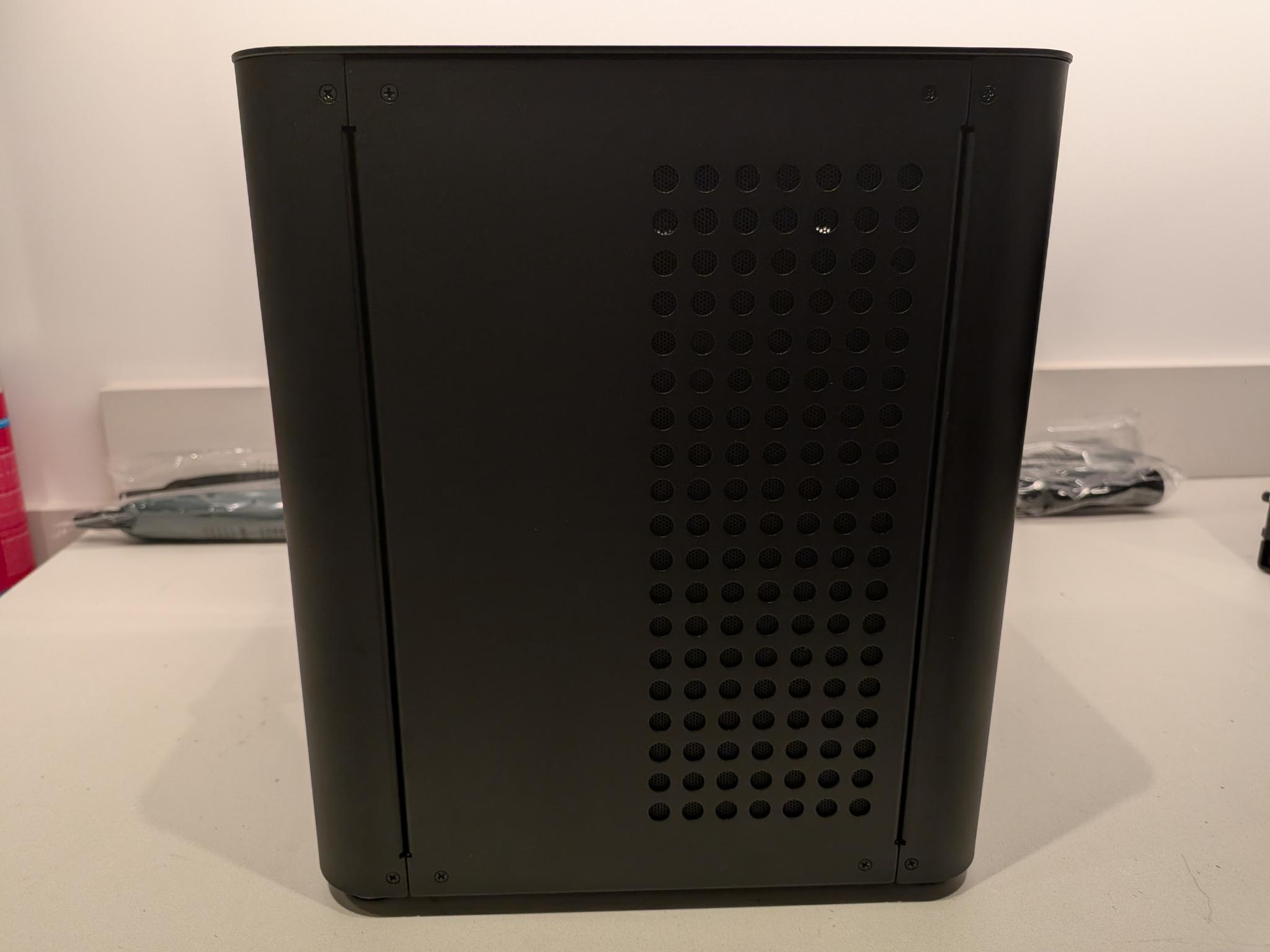 Bomb Devil - RTX 5070, Ryzen 7 9700X, 32 GB DDR5 RAM, 2 TB Gen 5 NVME, RGB, Liquid Cooled