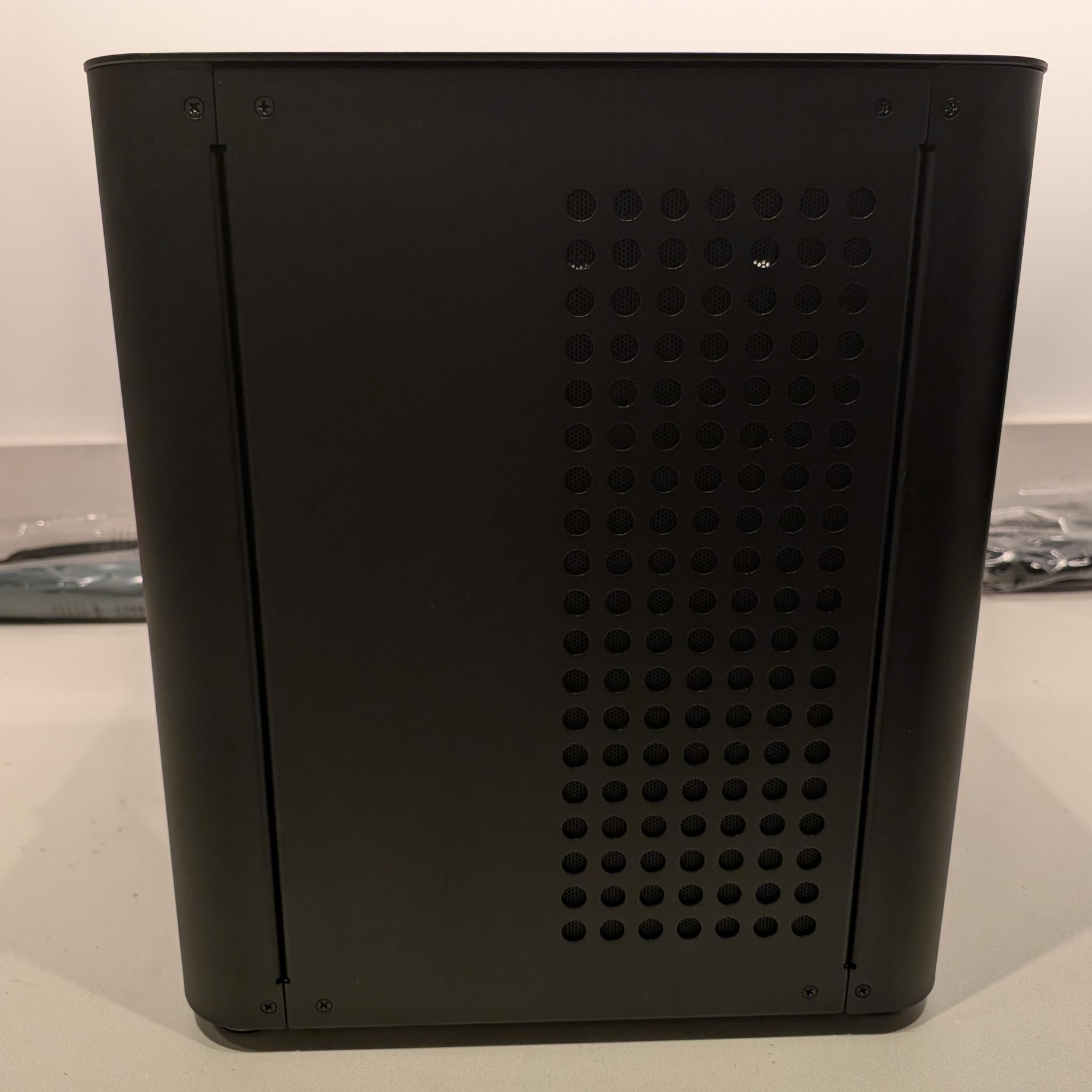 Bomb Devil - RTX 5070, Ryzen 7 9700X, 32 GB DDR5 RAM, 2 TB Gen 5 NVME, RGB, Liquid Cooled