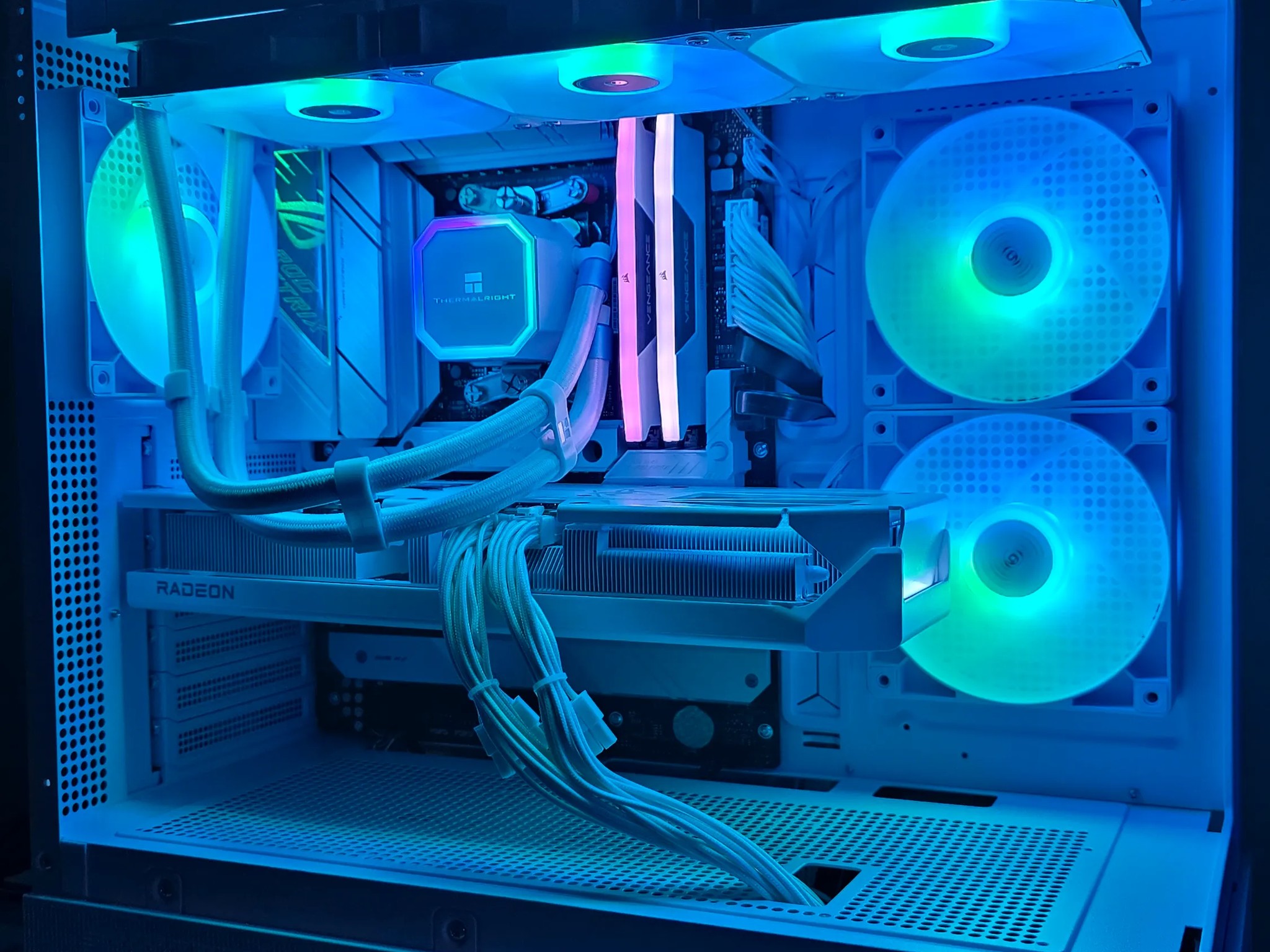 💥Versatile White PC💥 RX 9070XT | Ryzen 9 7900X | 32GB DDR5 | 1TB NVME M.2 | Windows 11 Pro