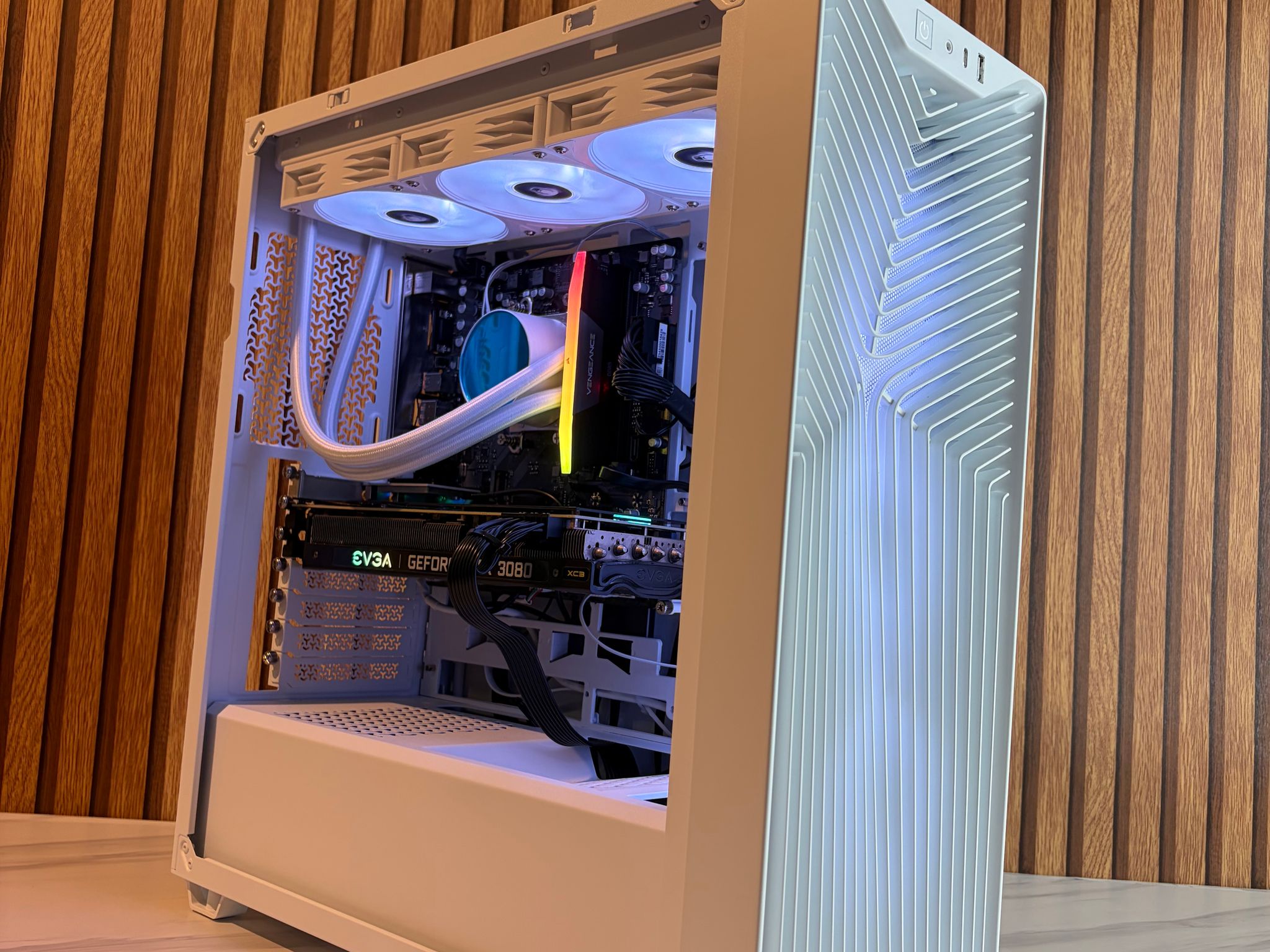 RTX 3080 | RYZEN 5 7600X | 16GB DDR5 | 360MM AIO | 750W | 1TB