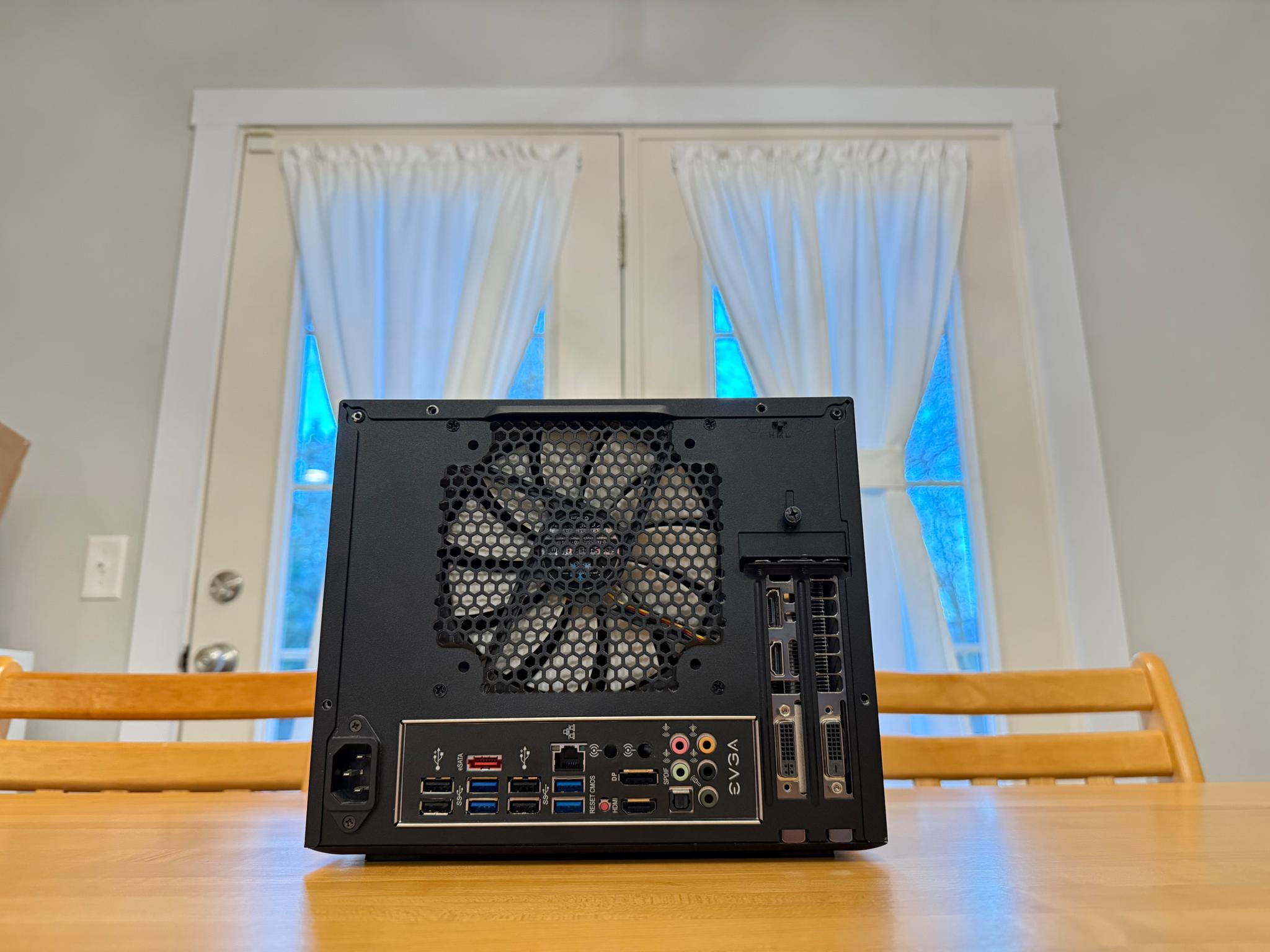 🦍| GTX 760, 4790k, 16gb DDR3, 512gb SSD, WiFi Equipped ITX Gaming PC!