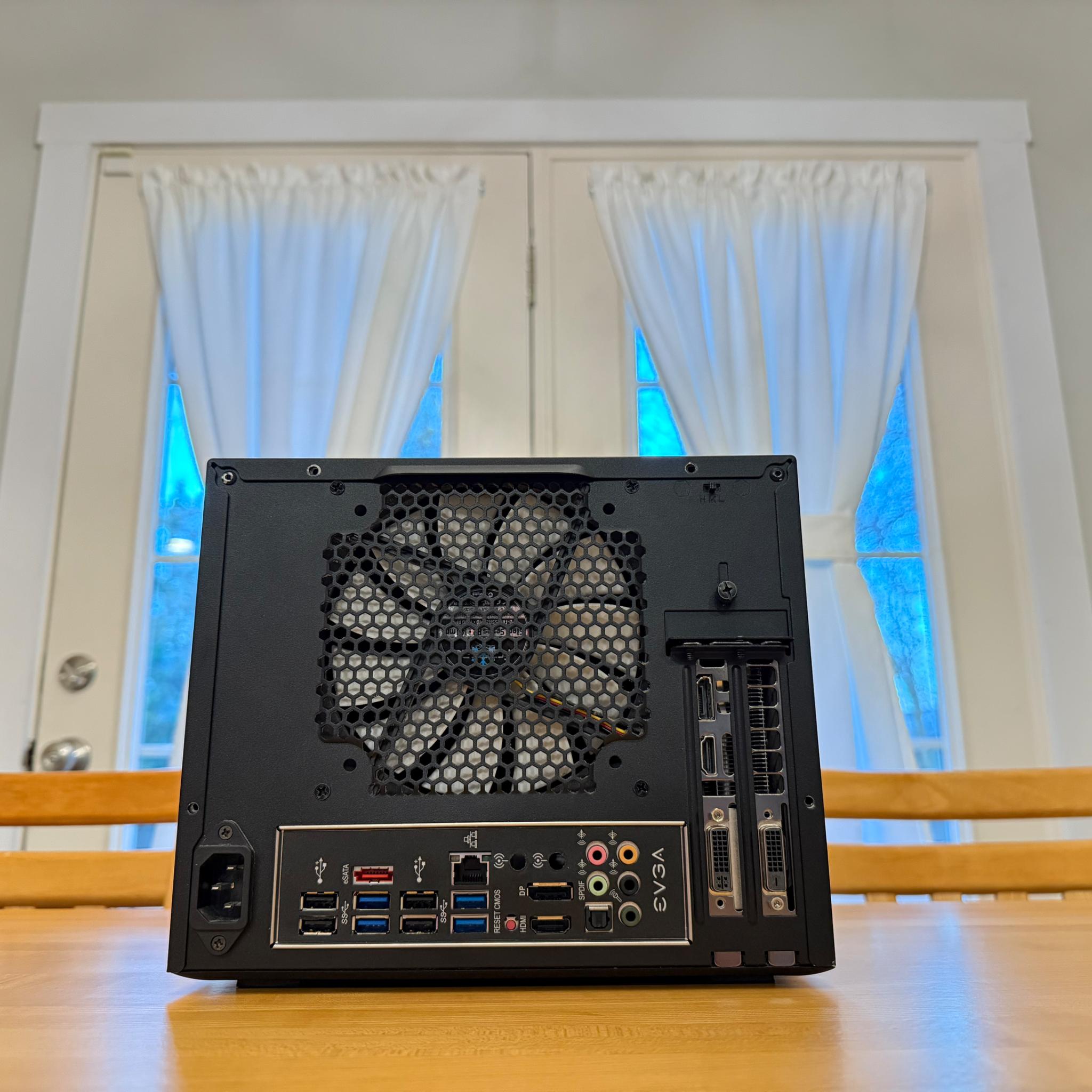 🦍| GTX 760, 4790k, 16gb DDR3, 512gb SSD, WiFi Equipped ITX Gaming PC!