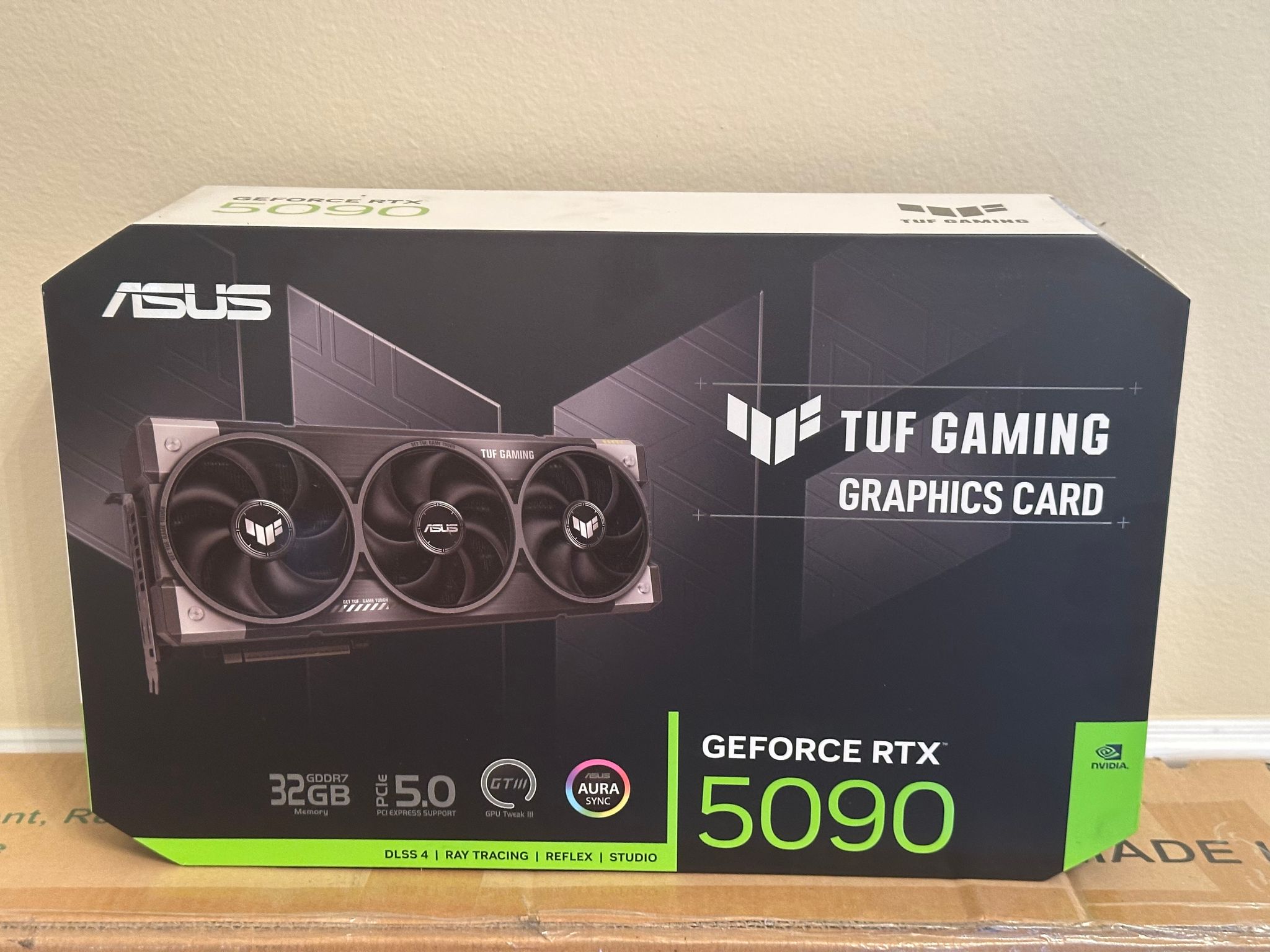 BNIB ASUS TUF Gaming GeForce RTX 5090 32 GB GDDR7