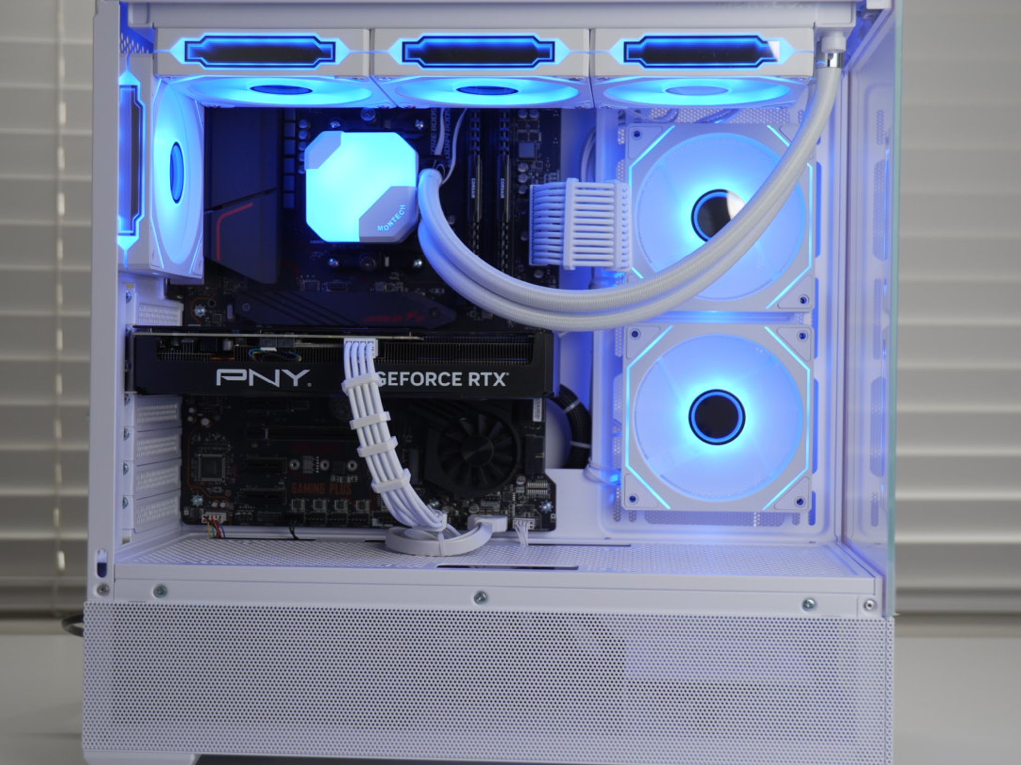 RTX 4070 | RYZEN 7 5800XT | 32GB RAM | 1TB SSD | Windows 11 | Gaming Pc