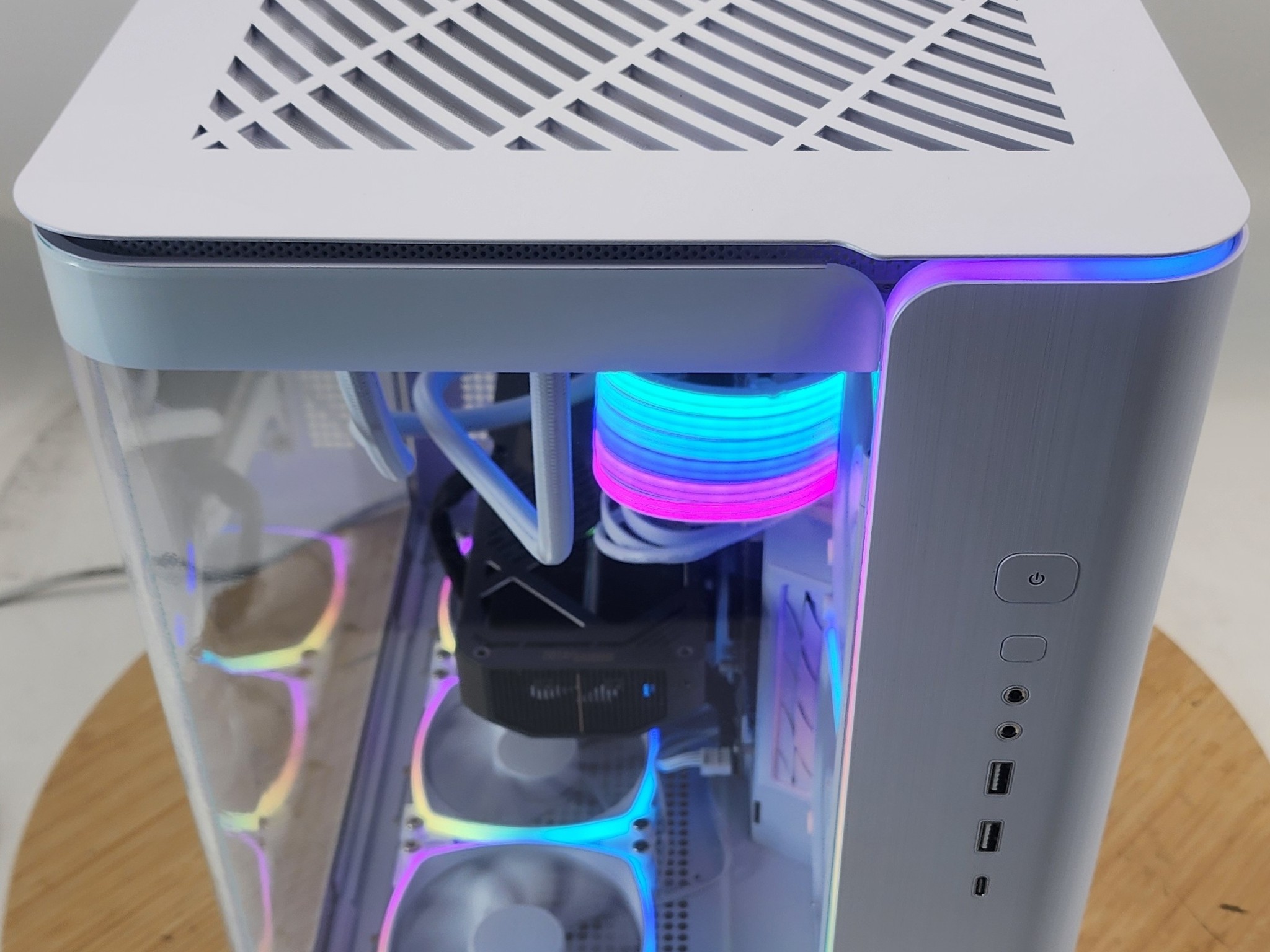 Gaming PC Ryzen 7 9700X 32GB RAM 2TB SSD RTX 5070 12GB Windows 11 Computer