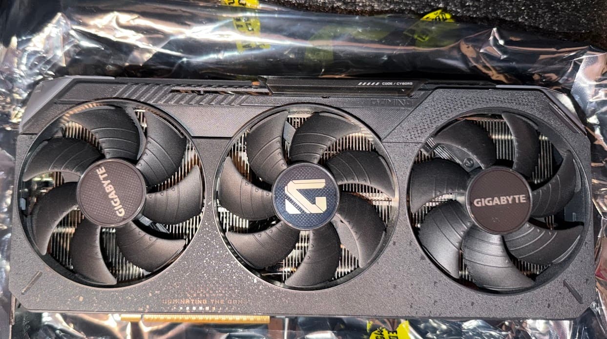 GIGABYTE RX 9070 XT GAMING OC 16G