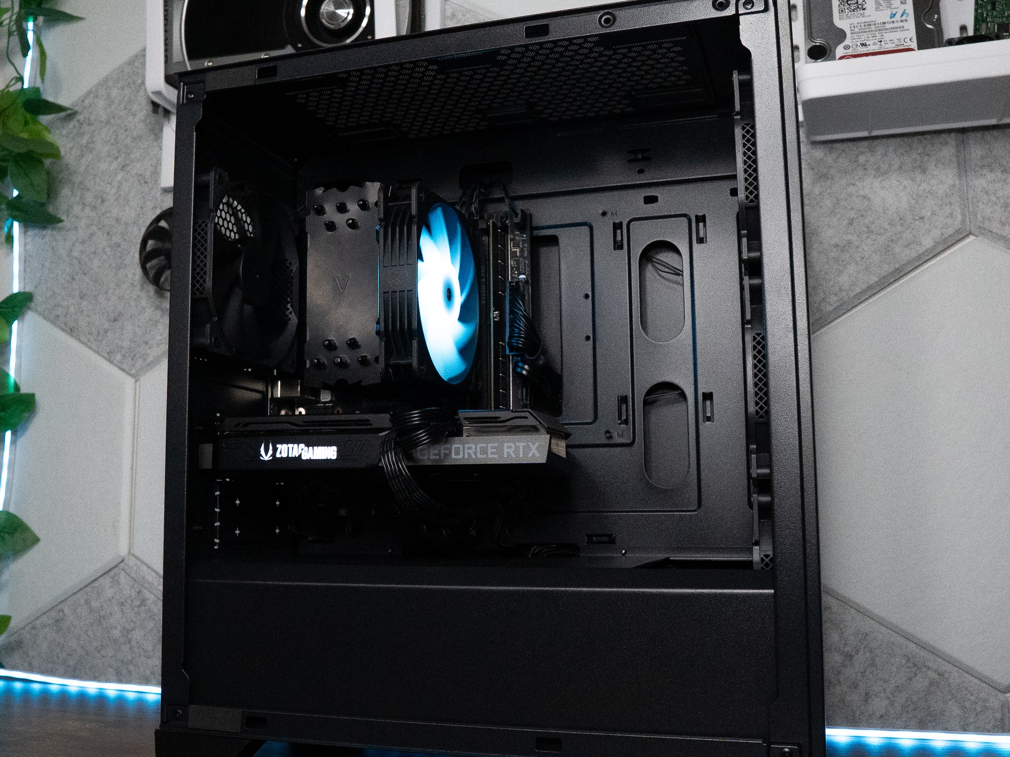 ❄️❄️ | ZOTAC RTX 3070 8GB | RYZEN 5 9600X | 32GB DDR5 RAM | 2TB | Arctic Blackout