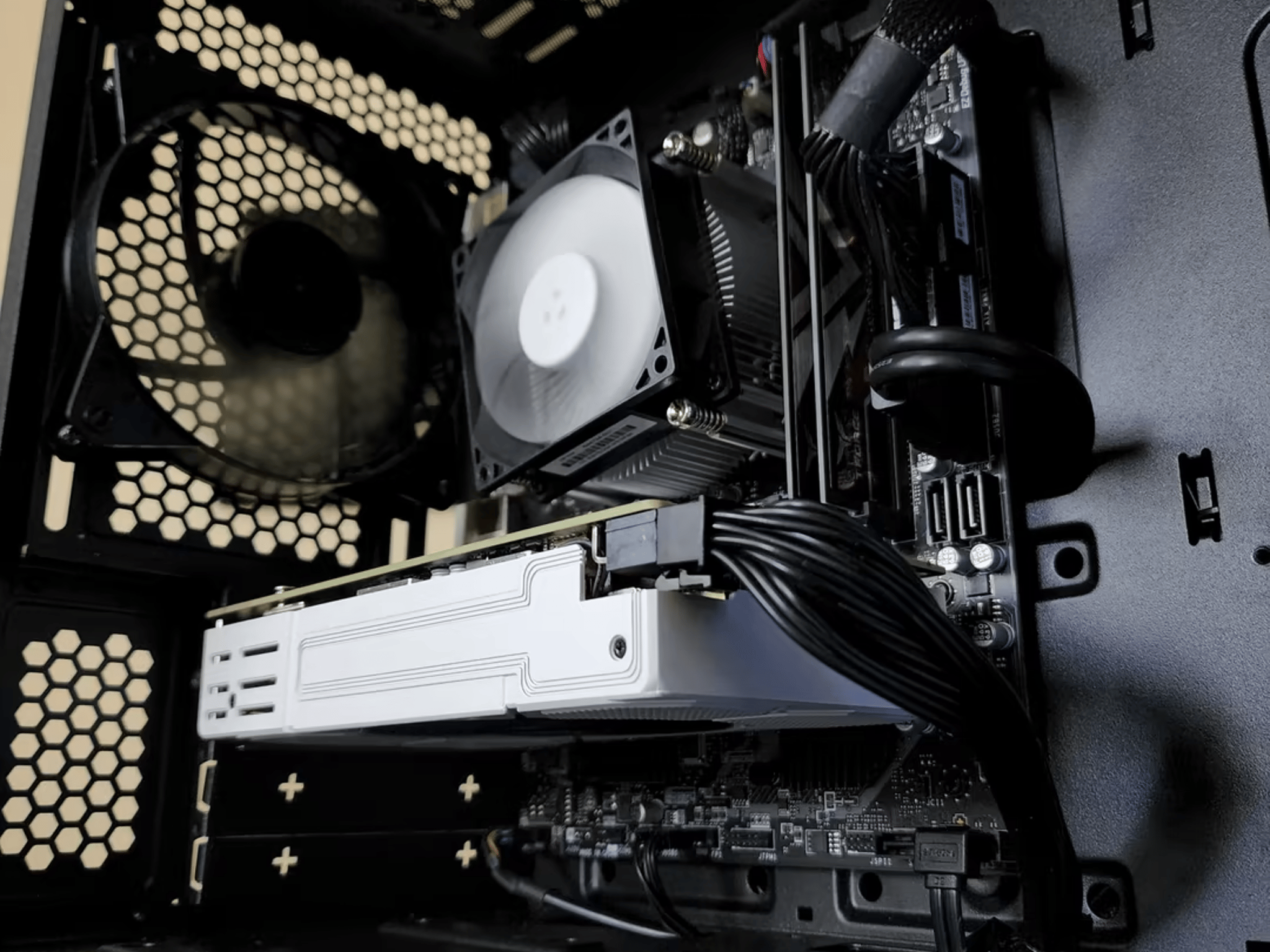 Intel Core i5 9400 // AMD Radeon RX5500 4GB // T-Force 2x8 16GB 3000MHz
