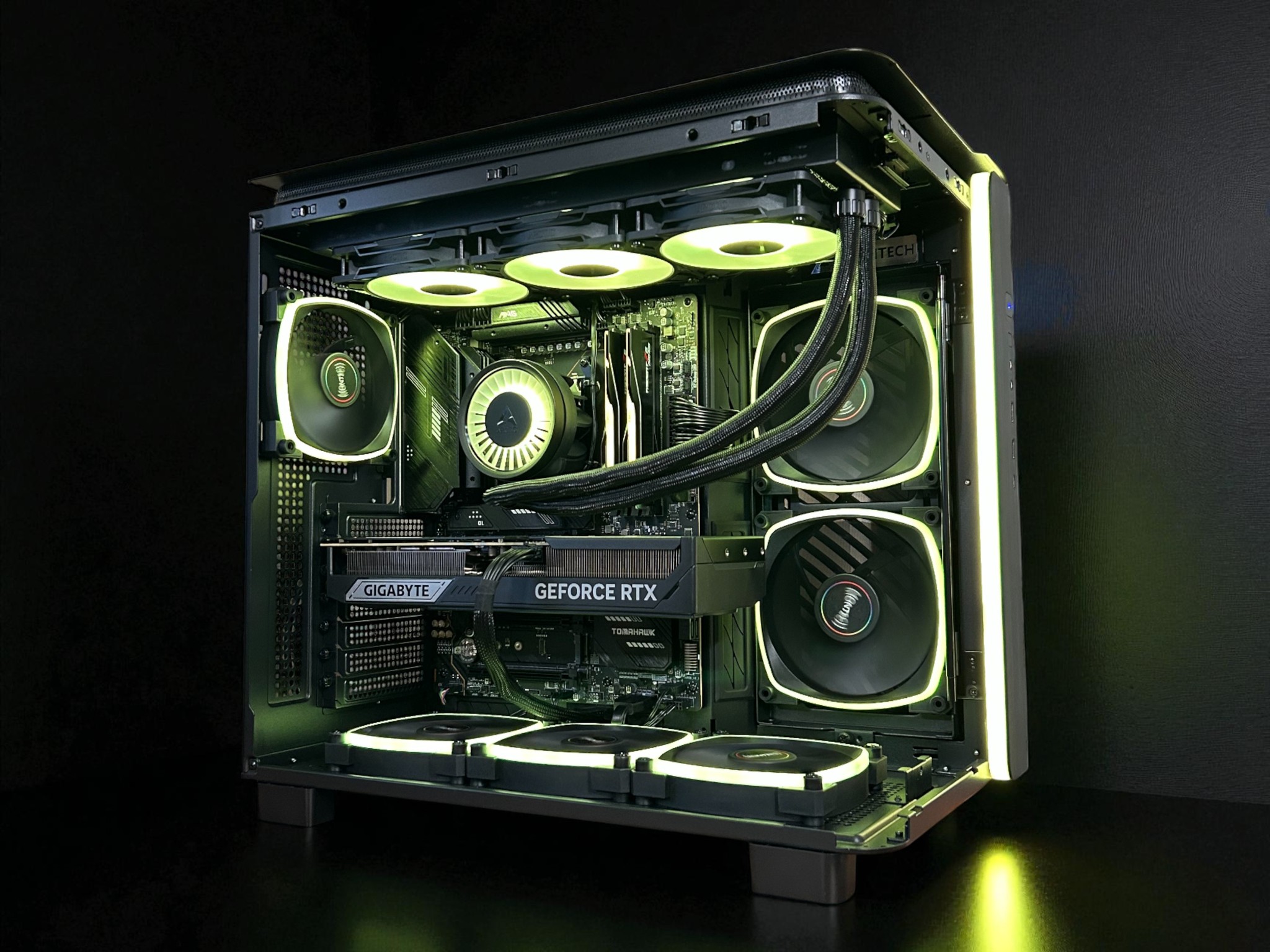 RTX 5080 | Ryzen 7 9800X3D | 32GB DDR5 6200MT/s CL30 | 2TB NVMe | The Commander RTX