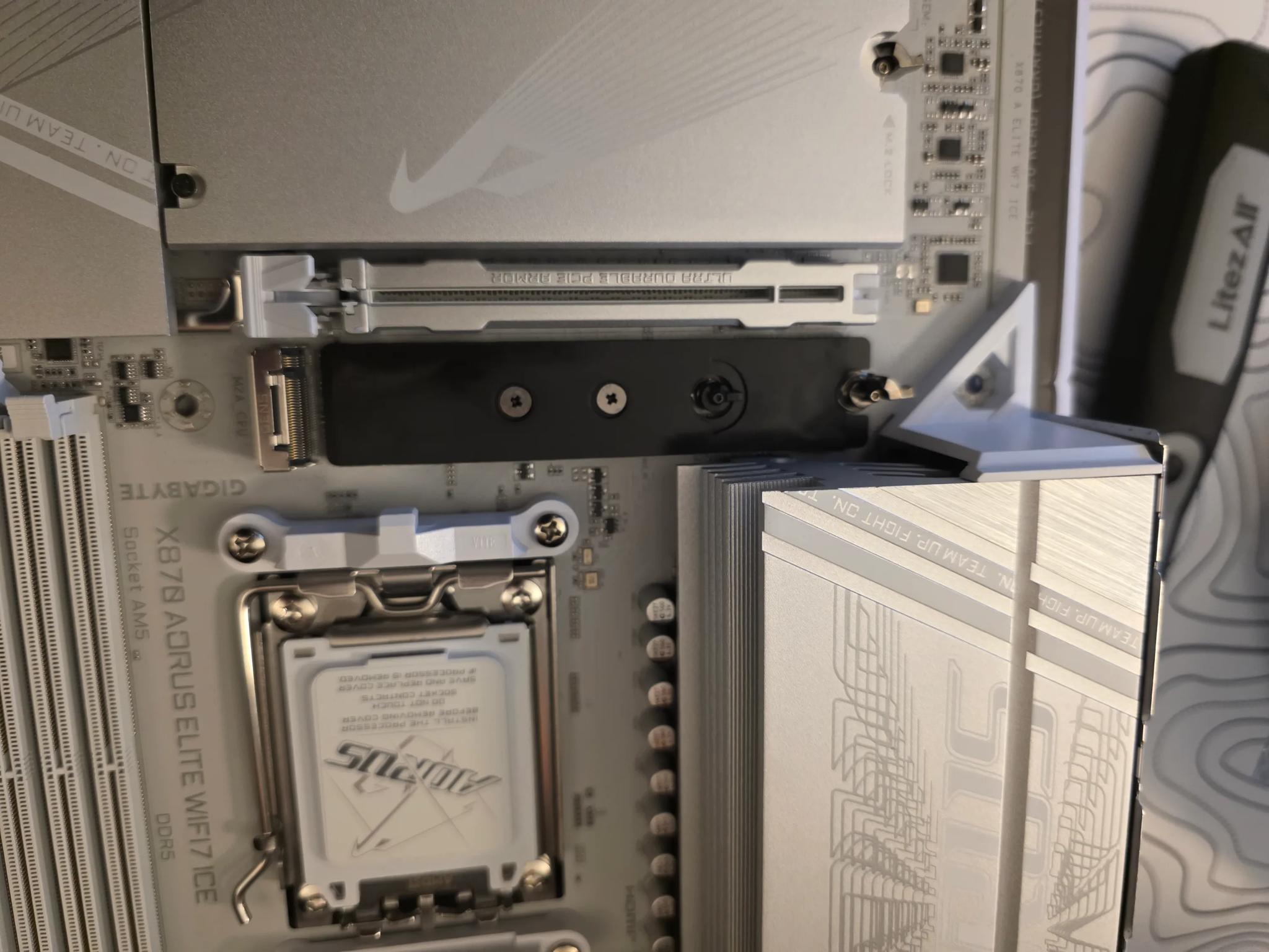 GIGABYTE X870 AORUS Elite WIFI7 ICE AMD AM5 Motherboard, ATX, DDR5, PCIe 5.0, 2.5GbE LAN