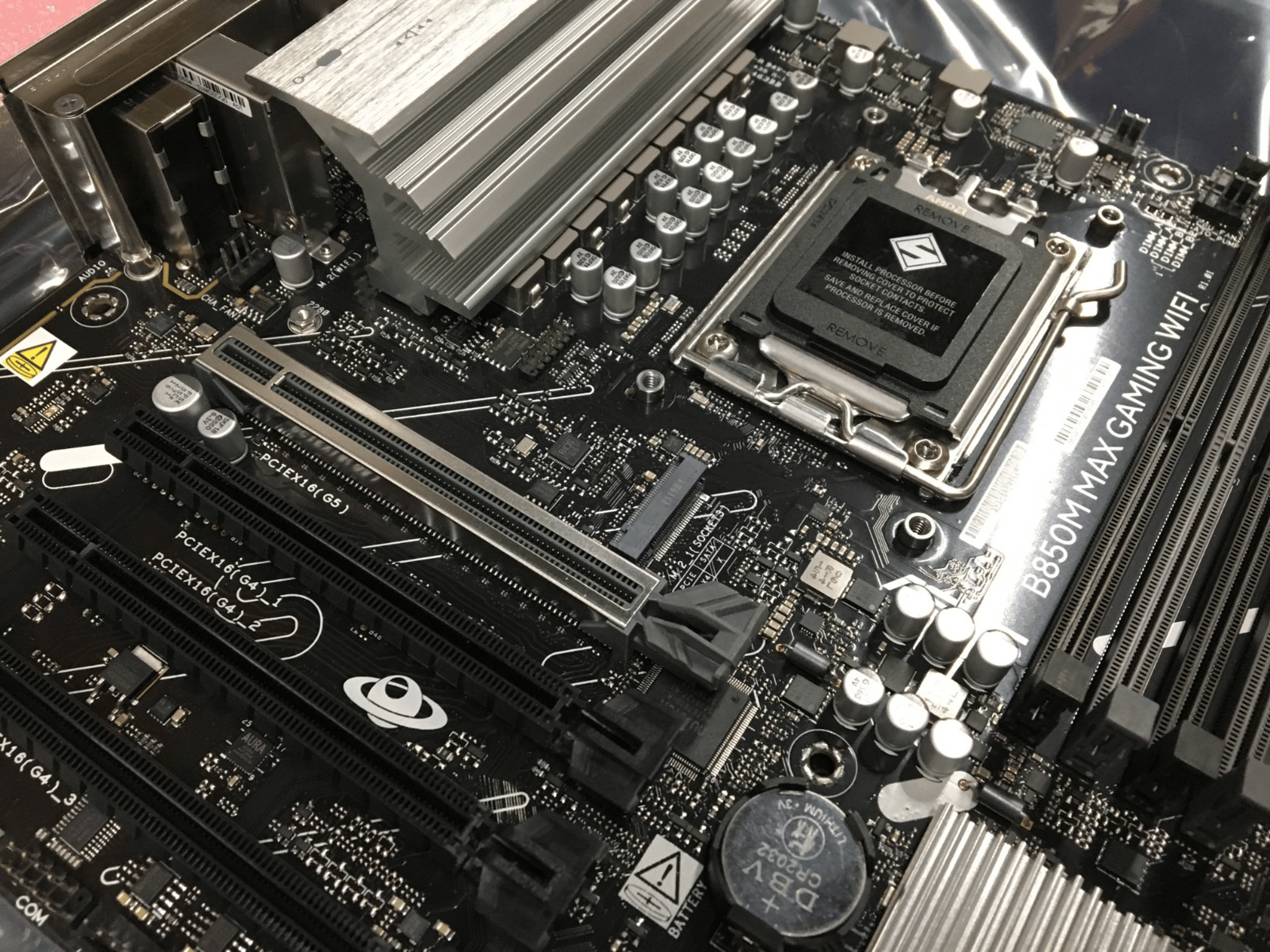 ASUS B850M MAX GAMING WIFI AM5 DDR5 Micro-ATX Motherboard - Open Box Board Only