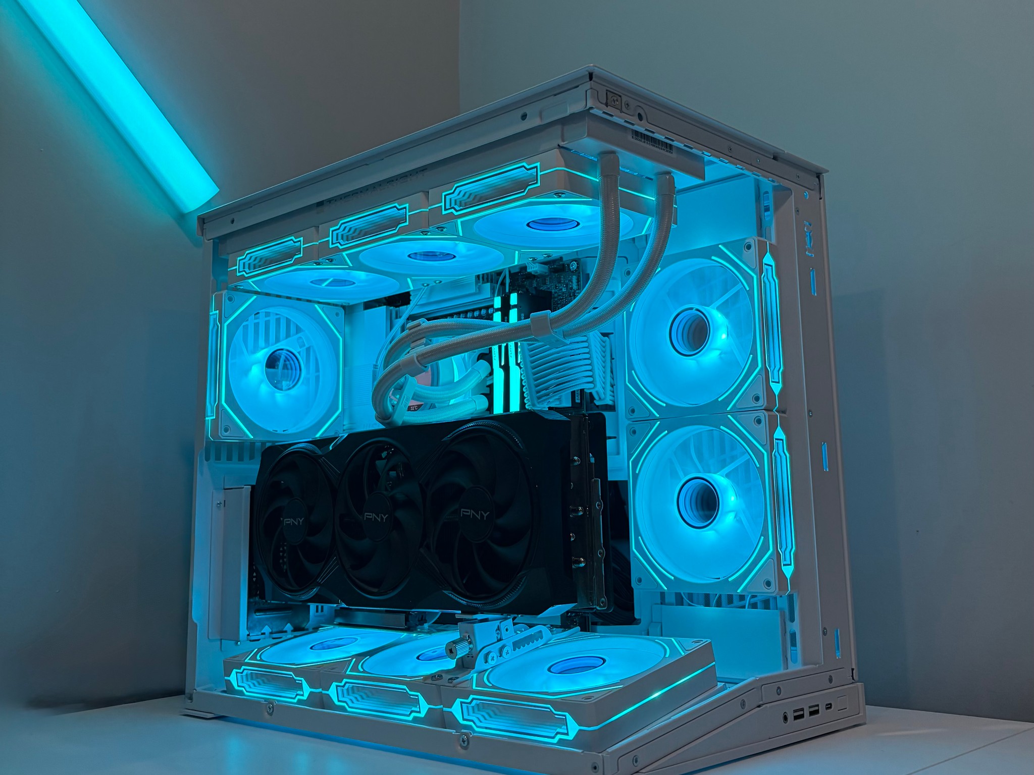 RTX 5080 | Ryzen 7 9850X3D | 32GB DDR5 RAM | 2TB SSD | 1000w PSU | Gaming PC