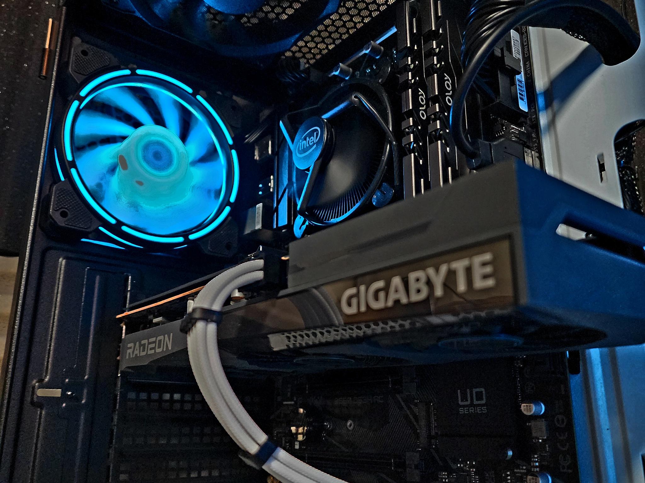 🖤🤍💙 Gigabyte Eagle Radeon RX 6600 8GB // Intel Core i5 11400 // OLOy 16GB 3200MHz