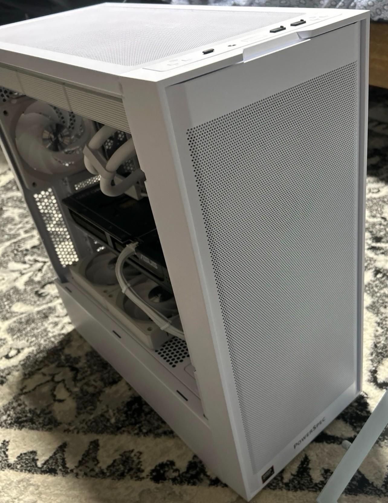 Gaming PC Setup - Ryzen 7 9800X3D / RTX 5070 Ti 16GB / 32GB DDR5 / 3.25TB SSD / Full Peripherals