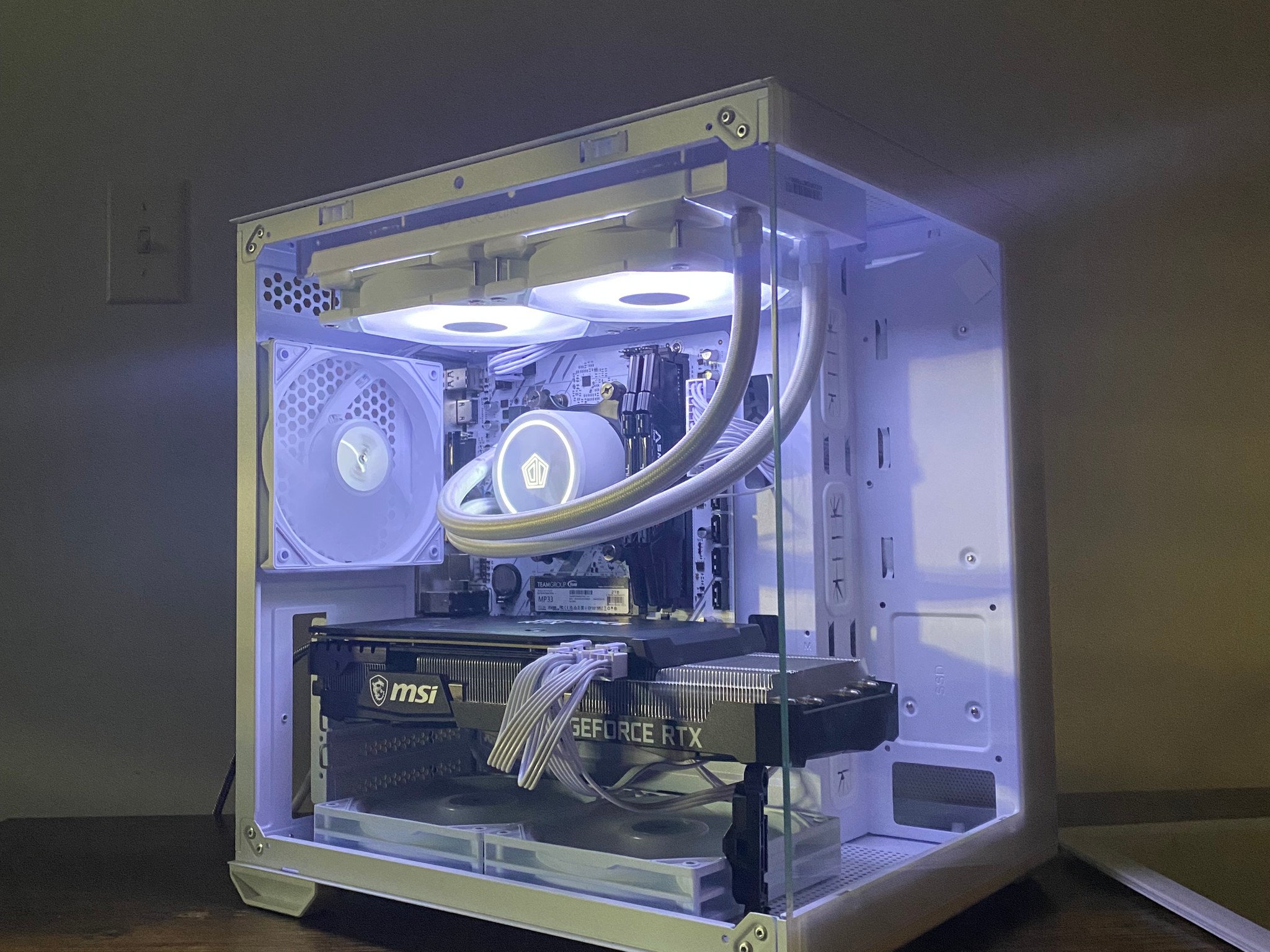 WHITE GAMING PC | RTX 3070 8gb | Ryzen 5 5600gt | 32 gb DDR4 Ram | 2 tb NVME SSD | Windows 11 + WIFI