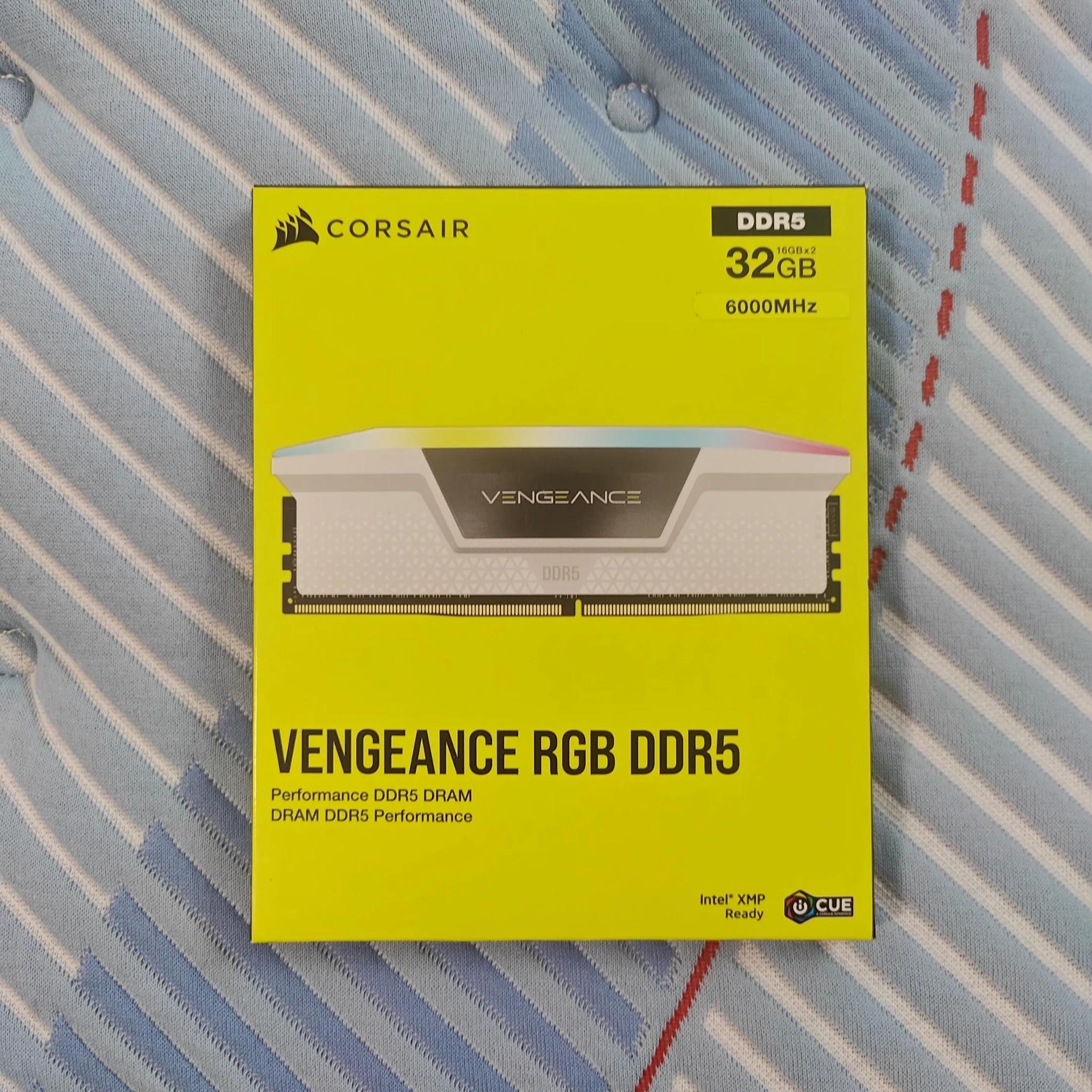 CORSAIR VENGEANCE 32GB DDR5 6000 MHz (WHITE)