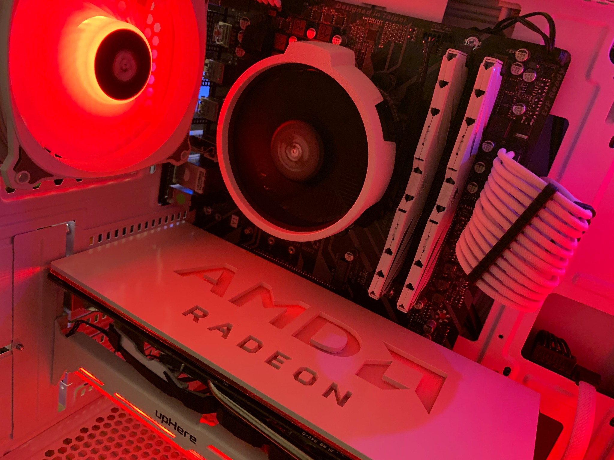 Entry Level White Gaming PC (Ryzen 5 2600 + RX 580) w/ WIFI